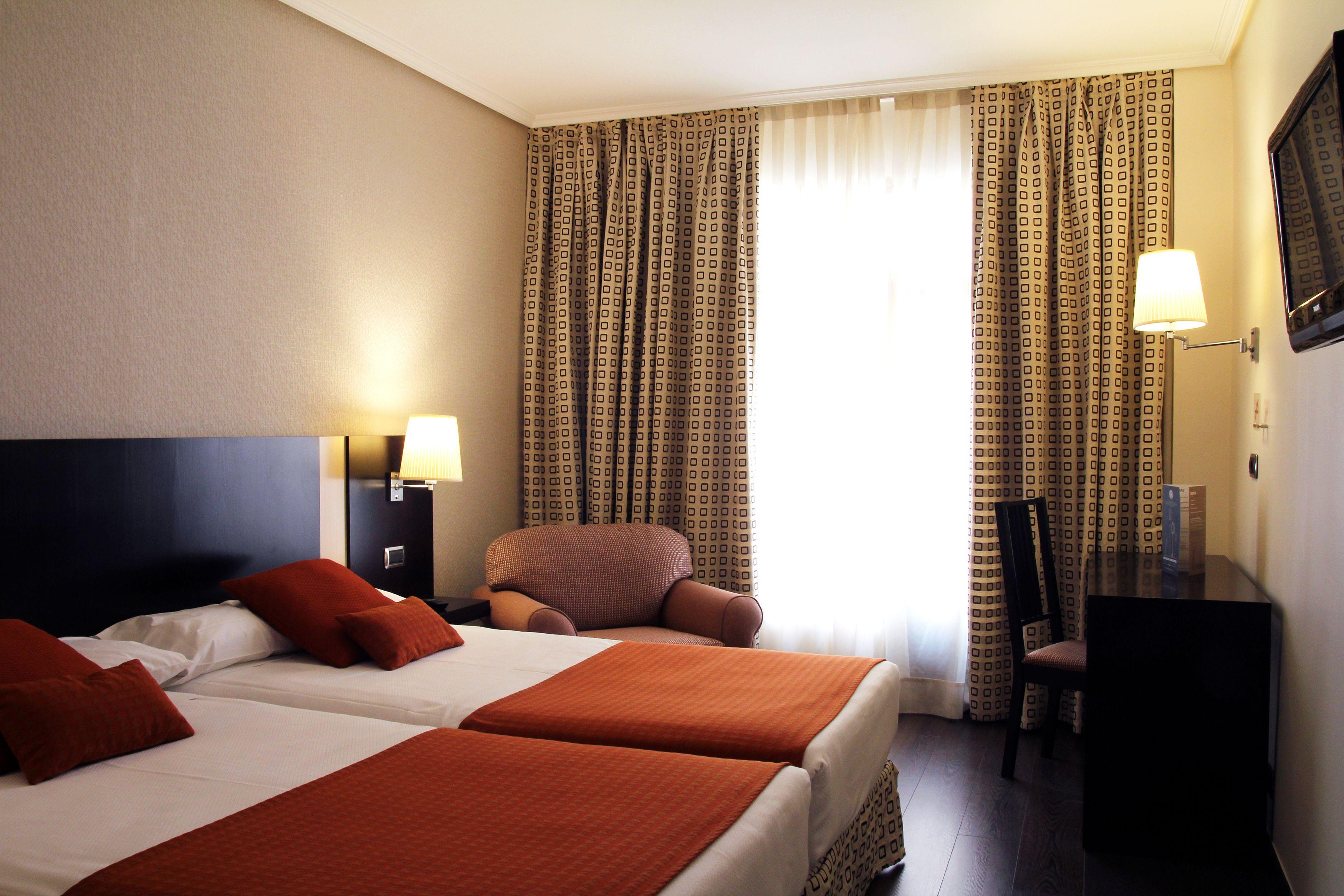 Superior Twin Room with Street View,1705774947:JPEG
