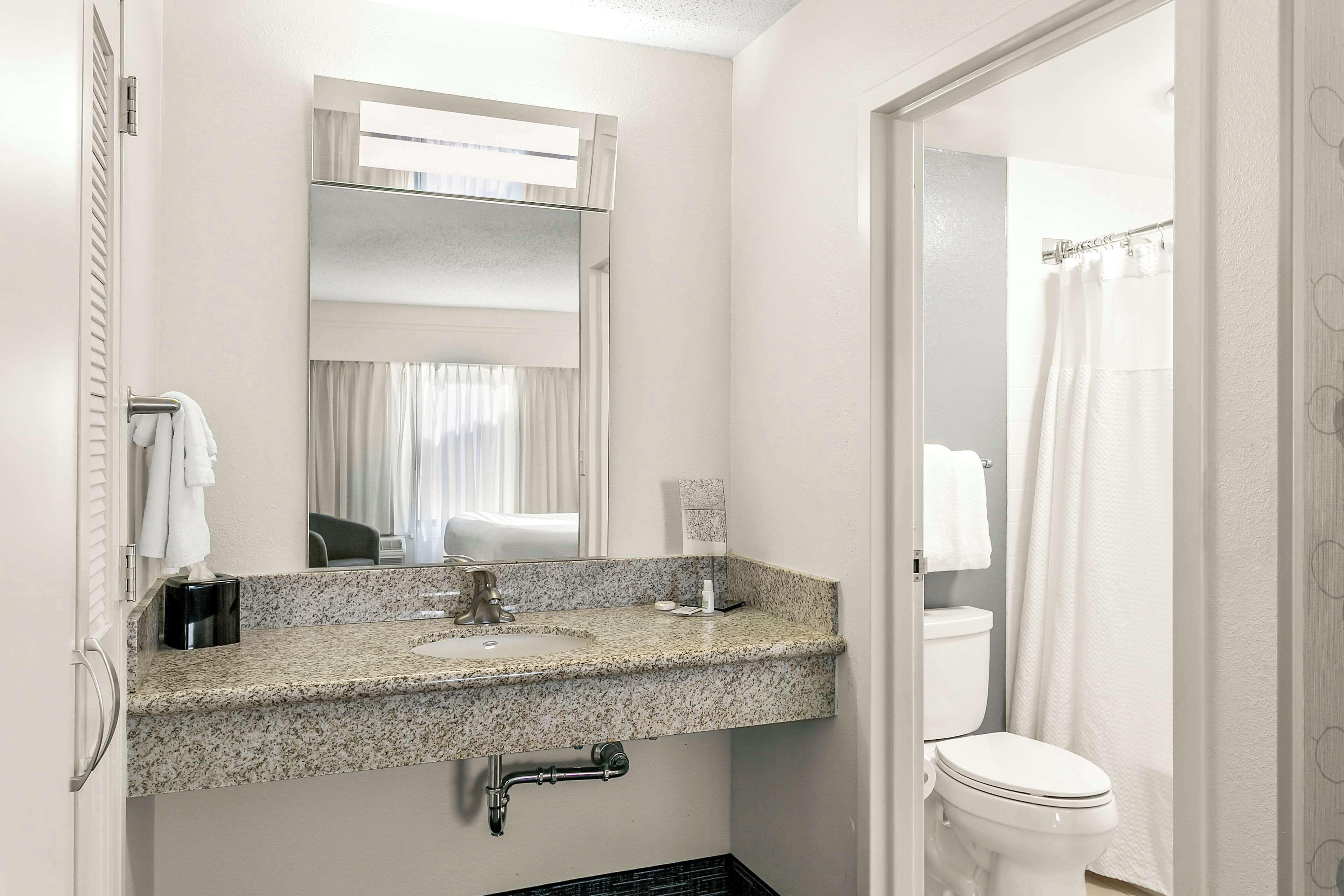 One-Bedroom Suite Two Queen Beds,1705783683:JPEG