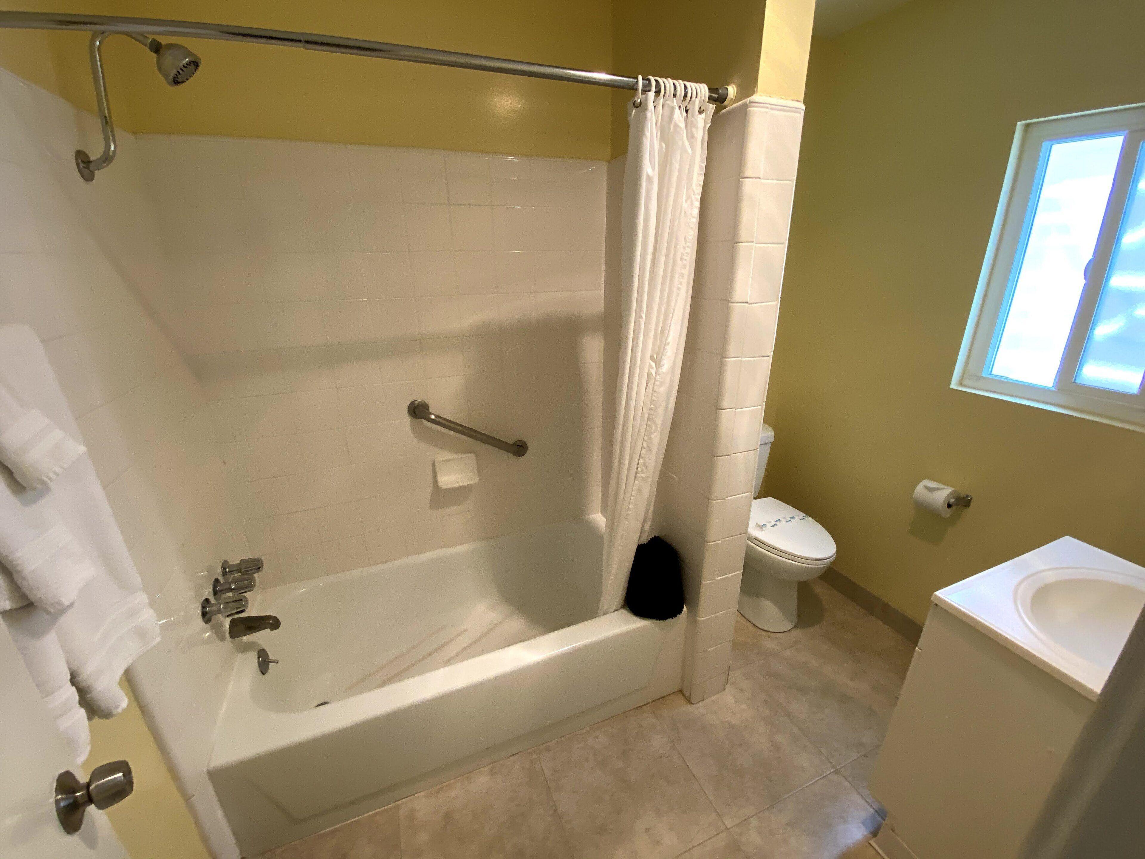 Deluxe King & Queen Suite