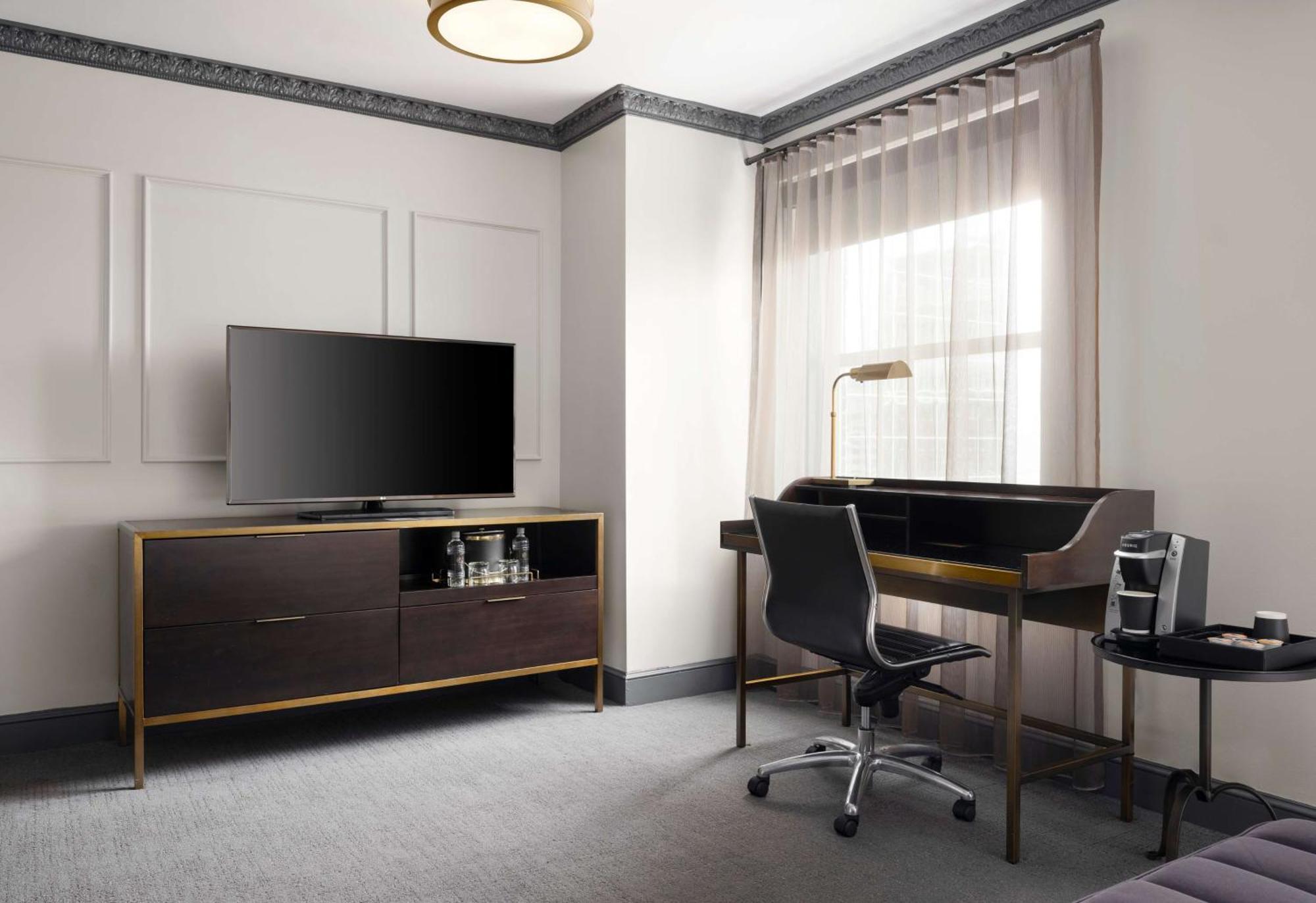 King Room,1605379037:JPEG