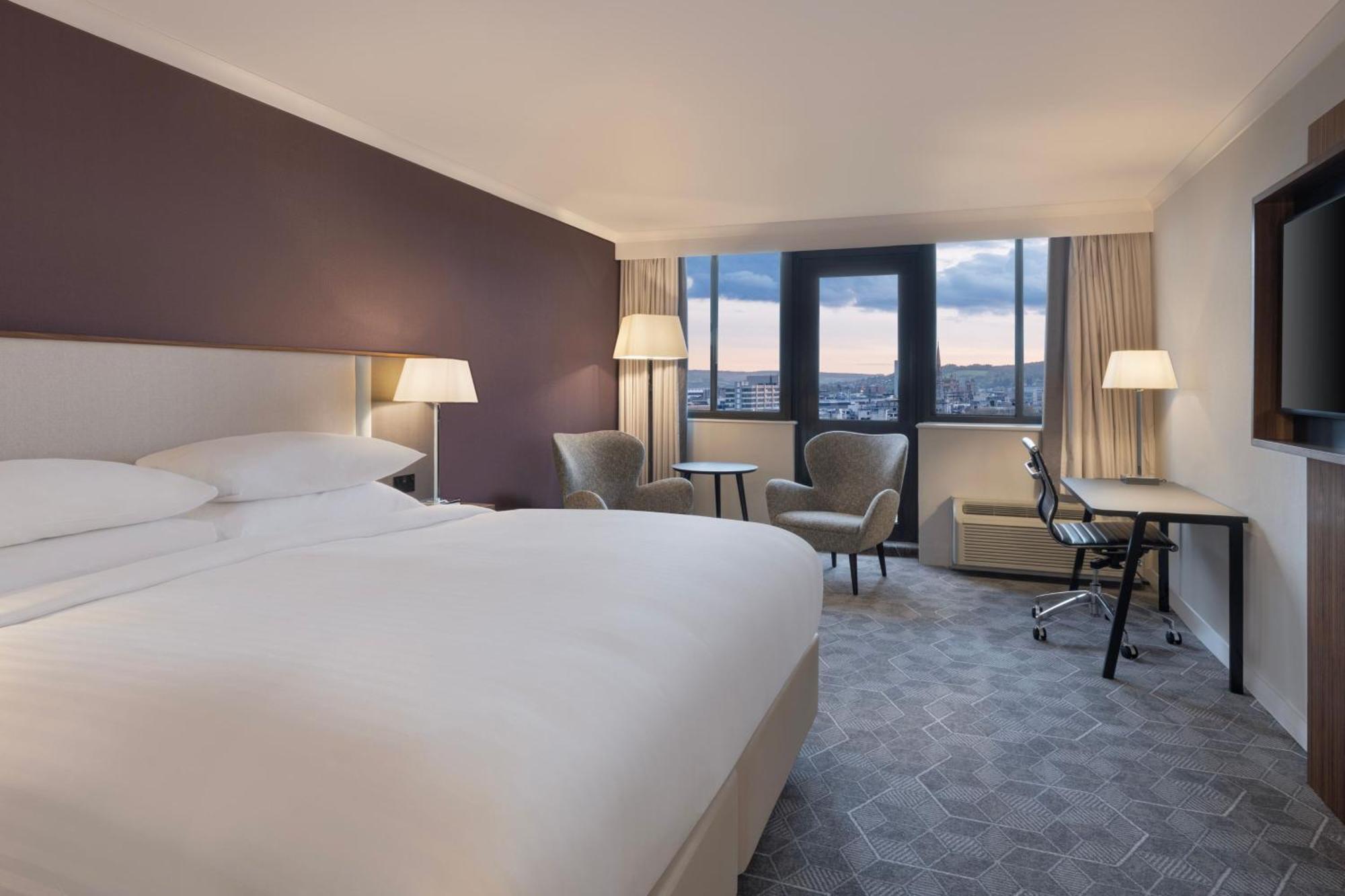 Executive King Room Lounge Access
