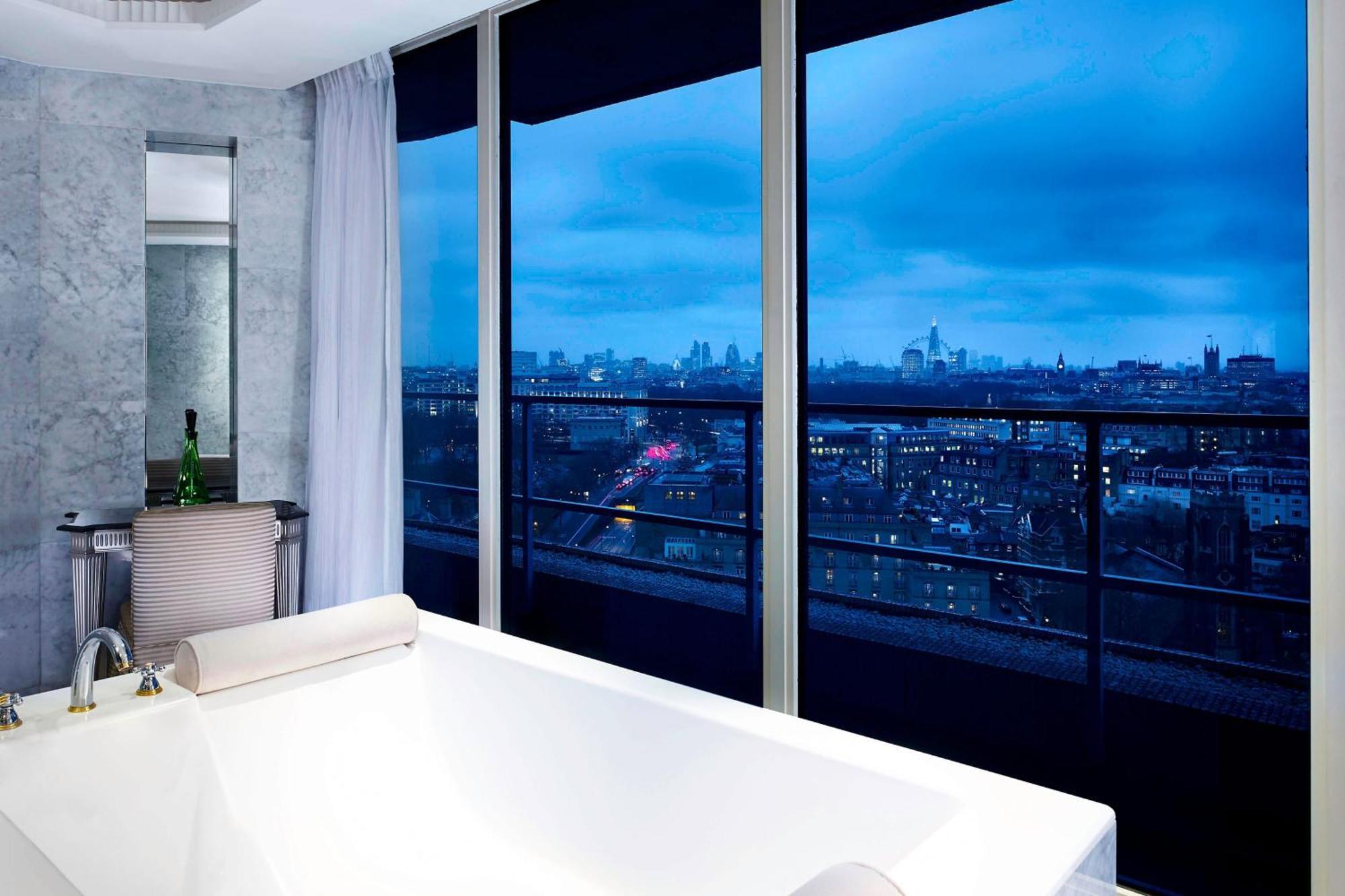 Westminster Suite 2 Bedroom Penthouse Suite Skyline view