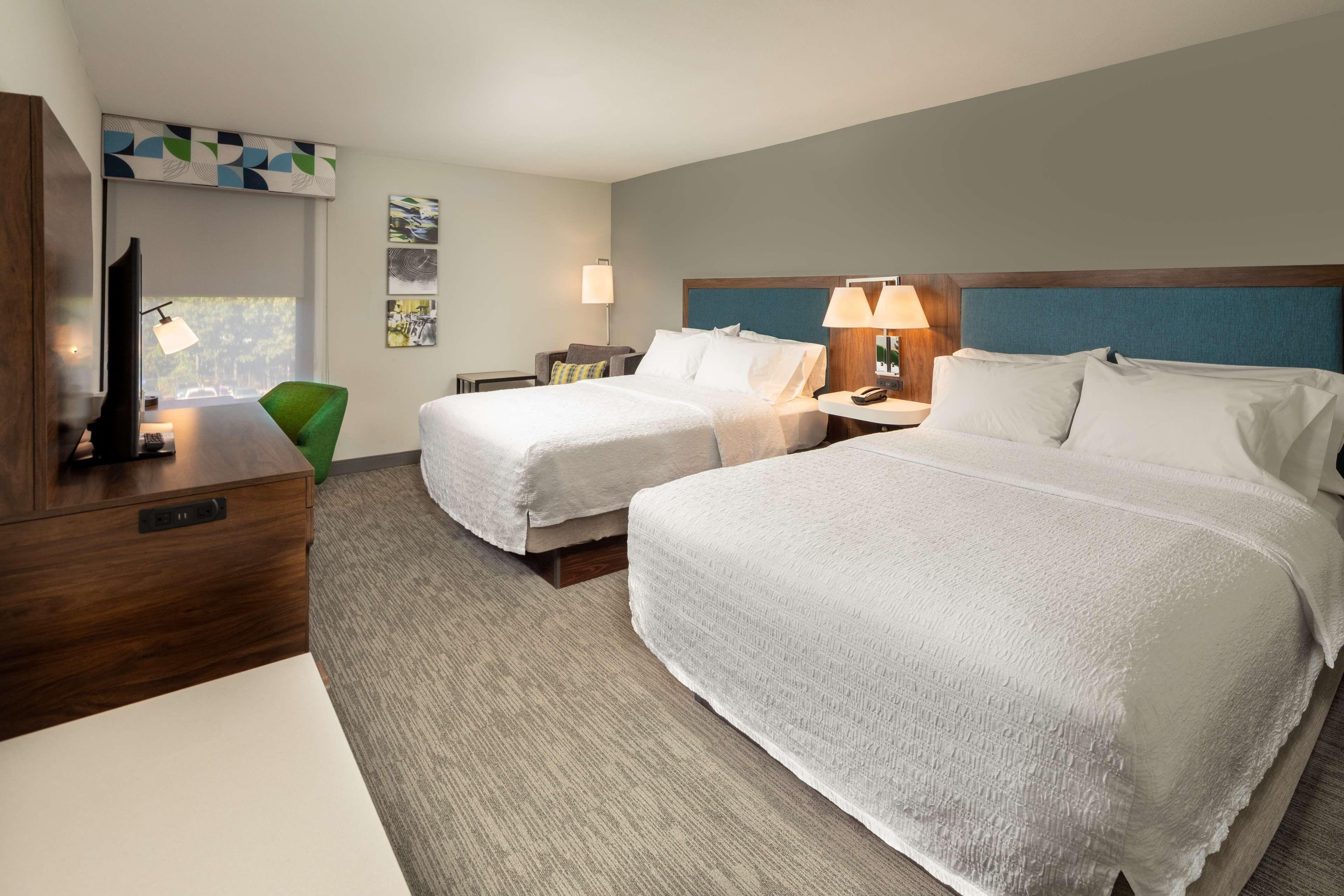 Queen Room Two Queen Beds Hearing Access or Non-Smoking
