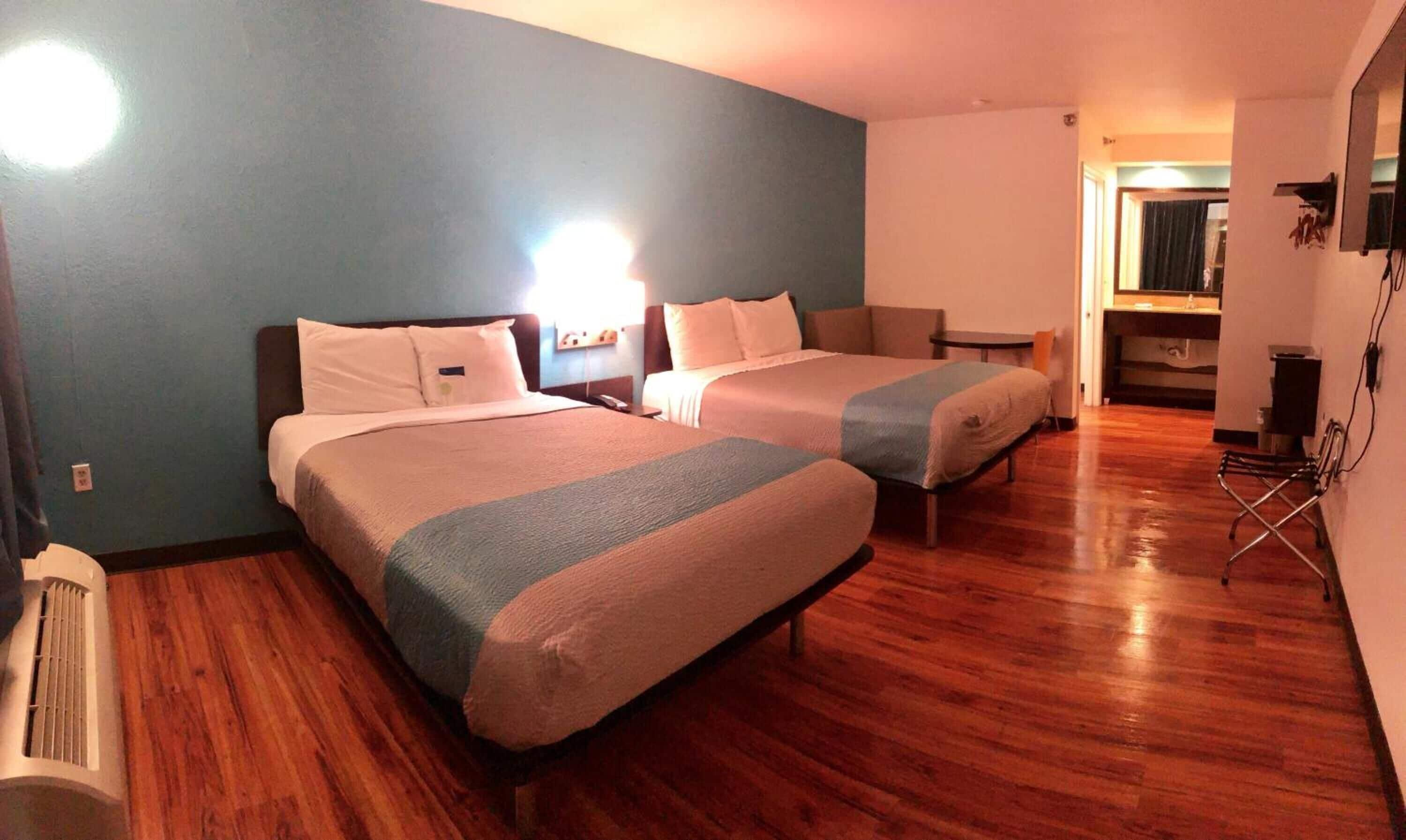 Queen Room Two Queen Beds Non-Smoking