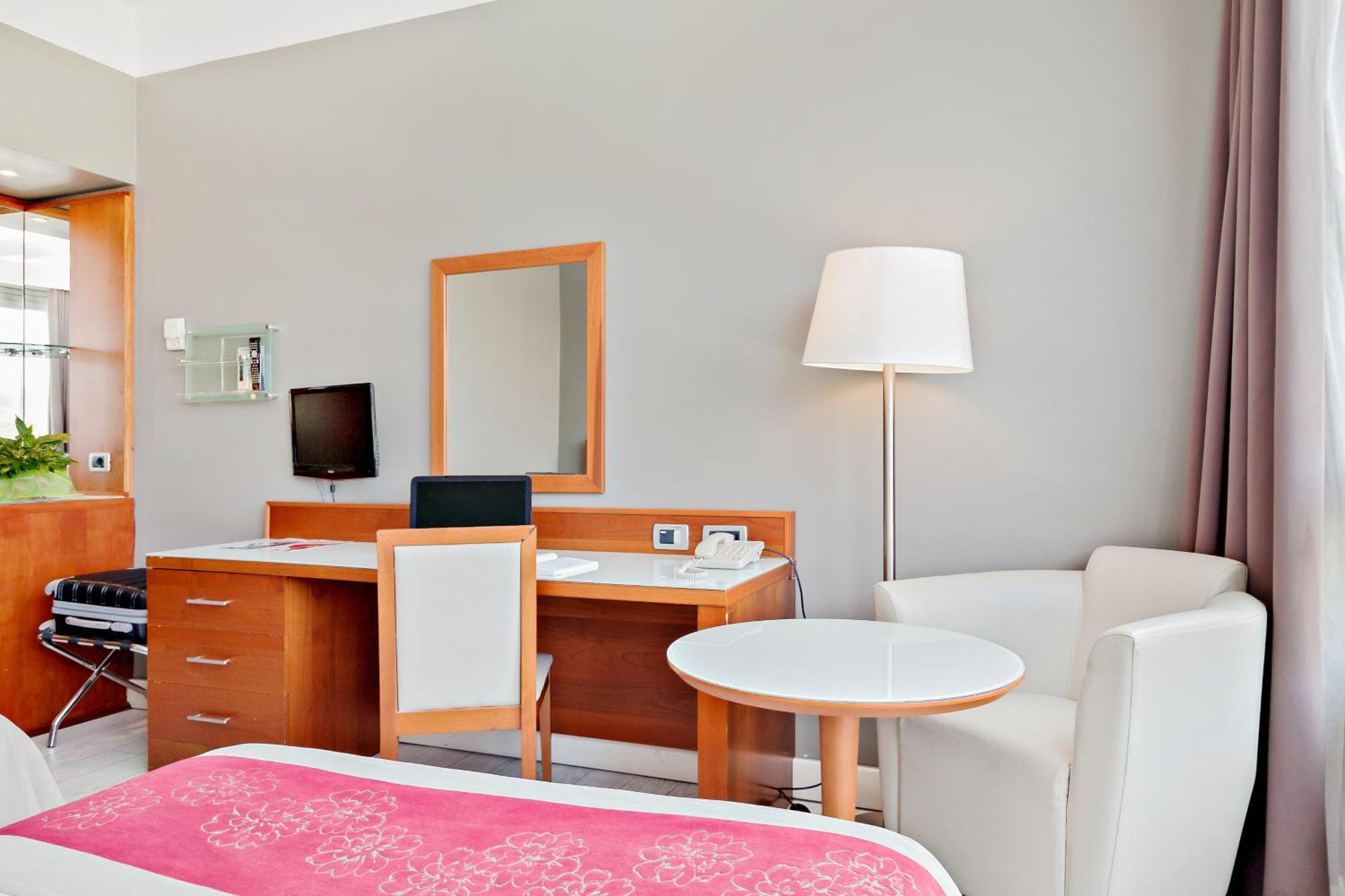 Classic Double Room,1705921673:JPEG