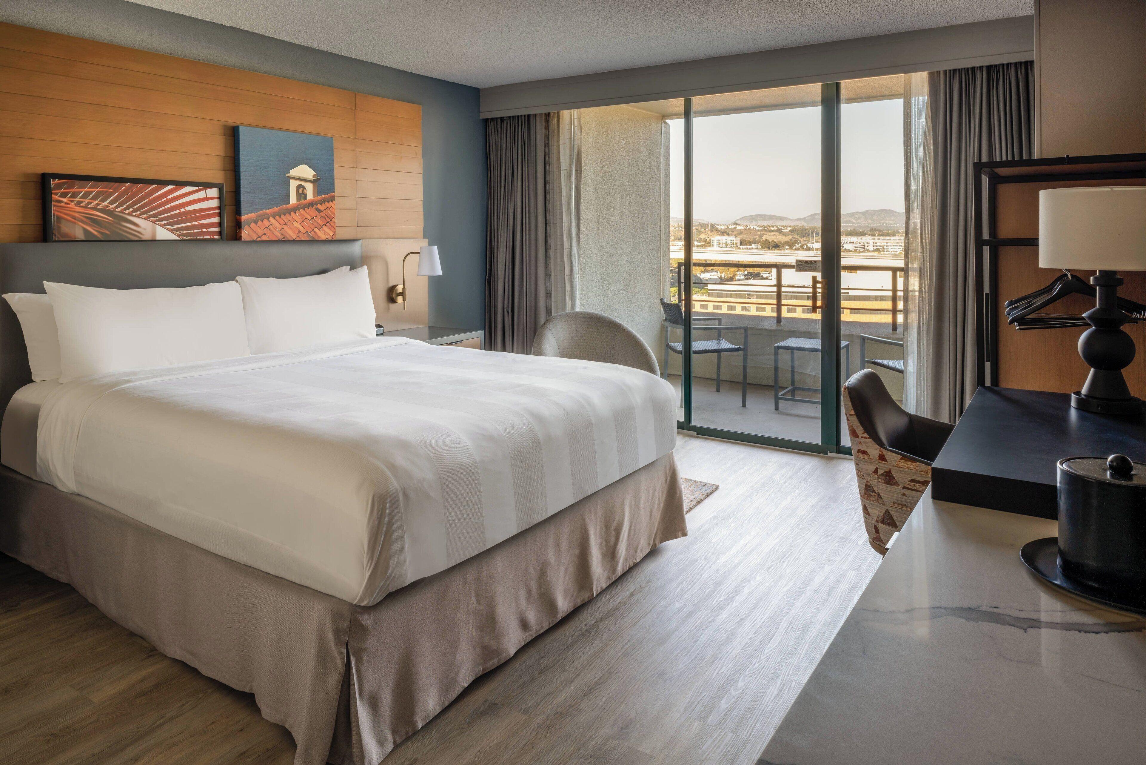 King Room with Balcony and Pool View,1705939711:JPEG