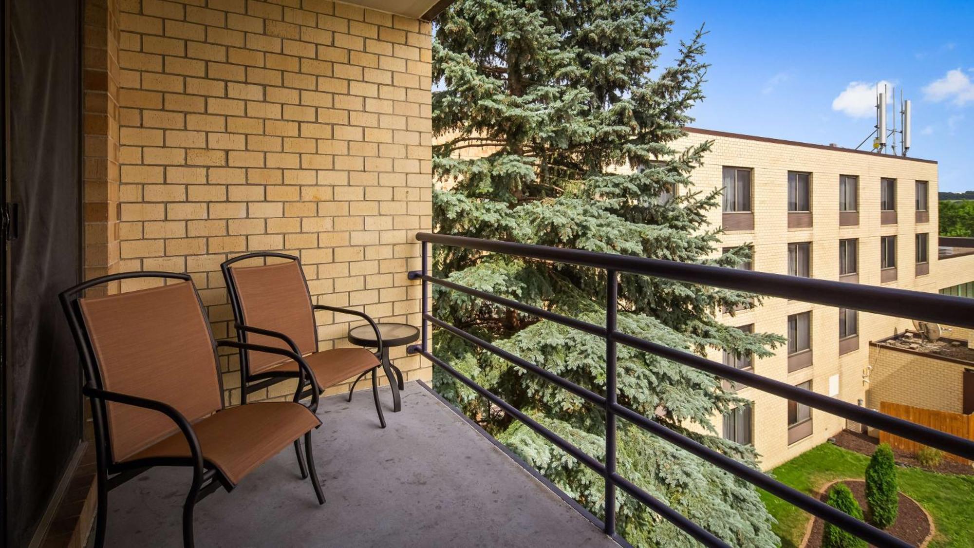 Queen Suite Balcony