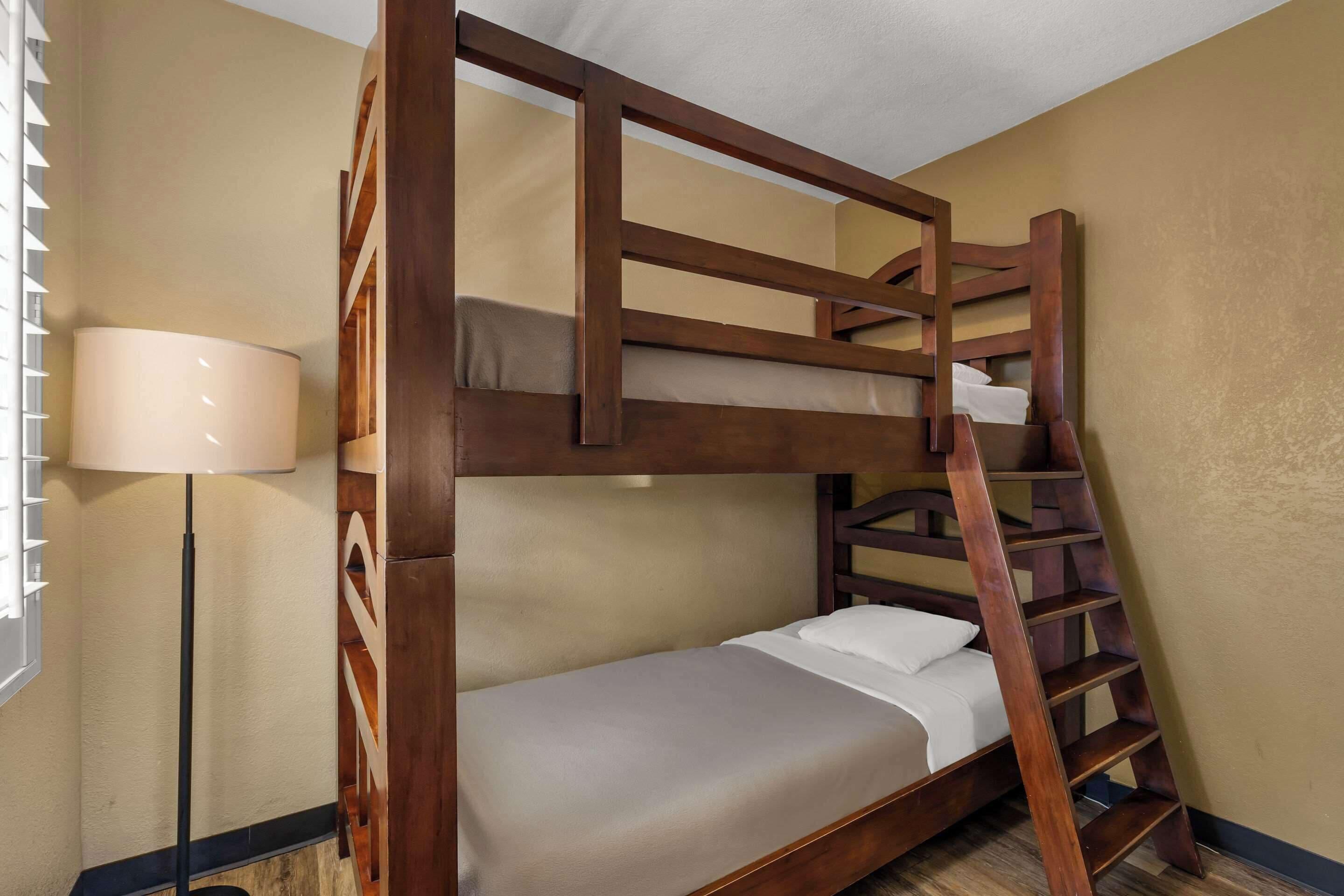 Deluxe Room 1 King Bed Bunk Bed Non Smoking