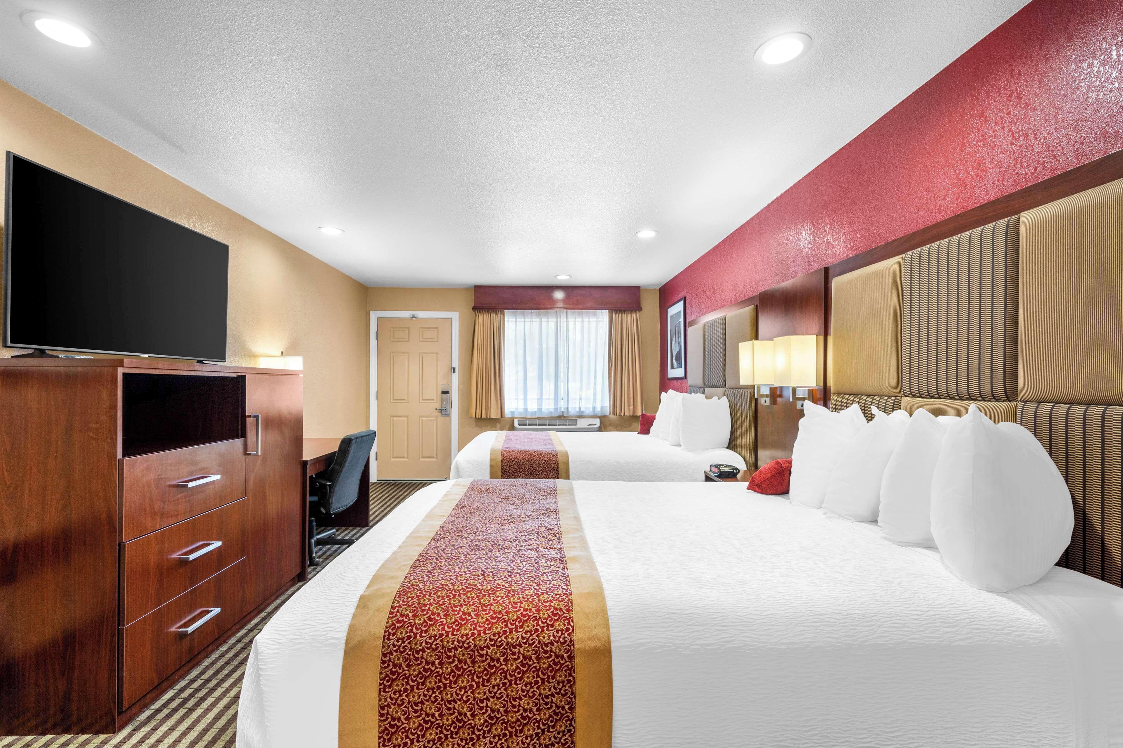 Queen Room with Two Queen Beds