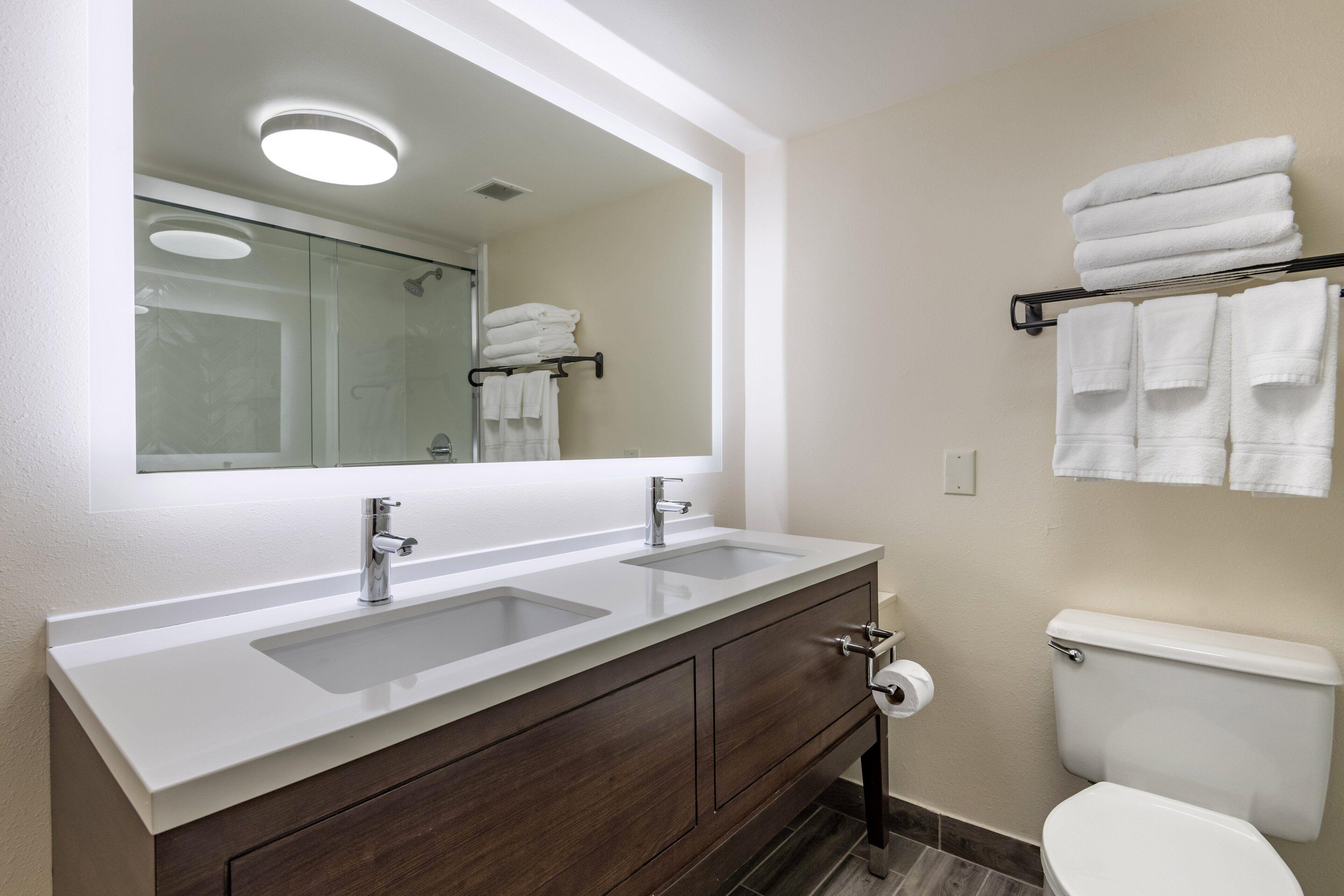 One-Bedroom King Suite,1287199078:JPEG
