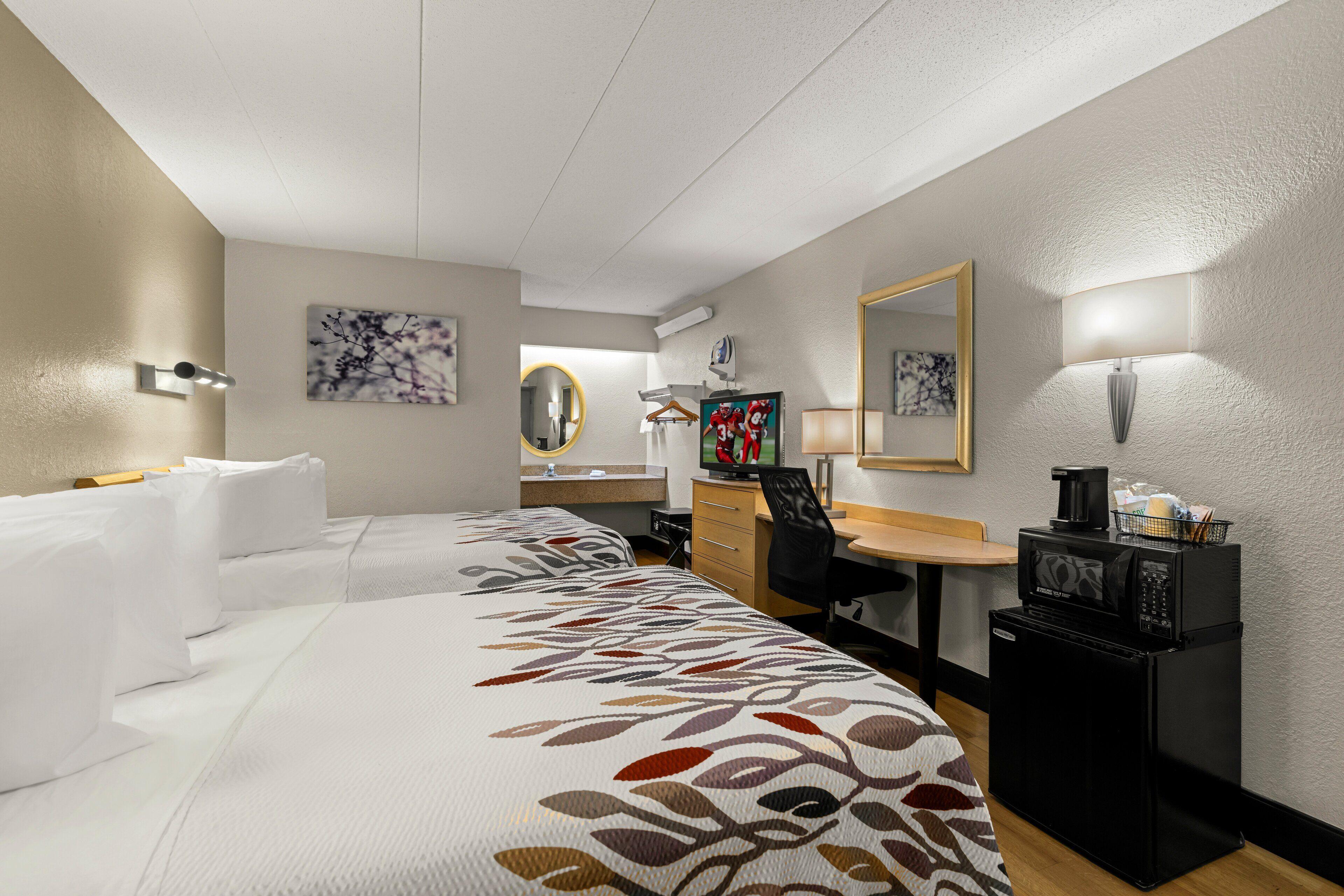 Deluxe Room Two Double Beds Smoke