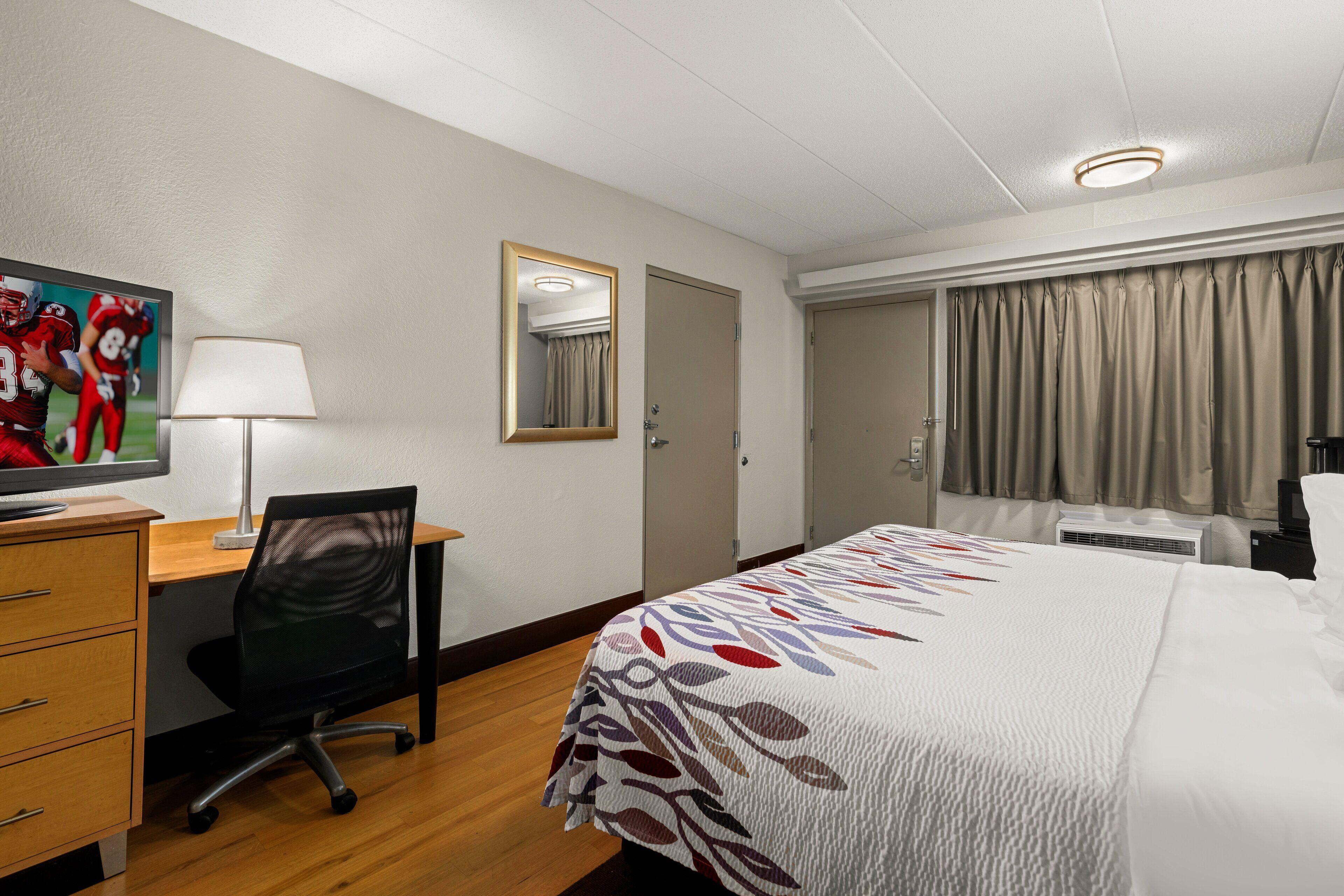 Deluxe Room Two Double Beds Smoke
