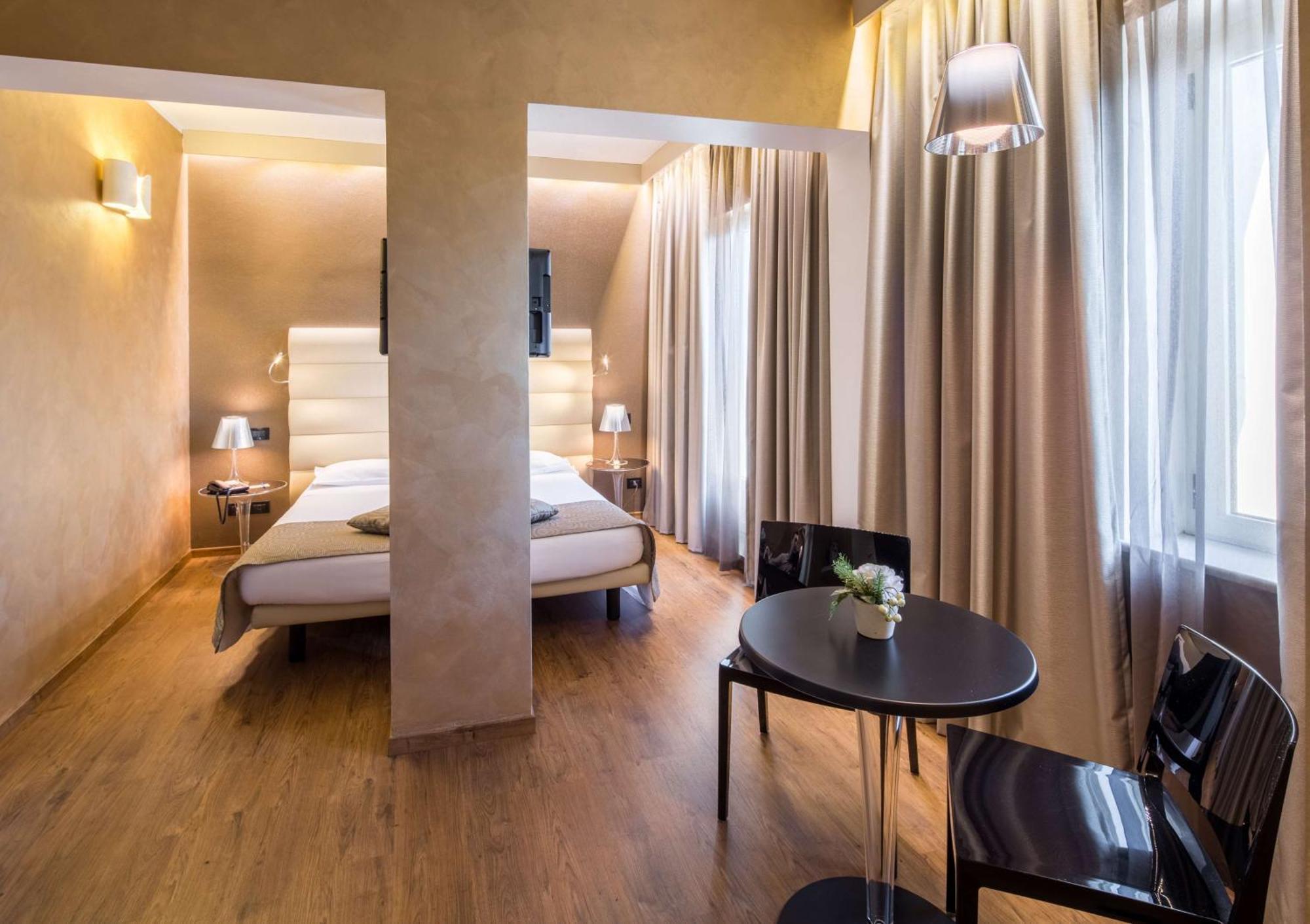 Deluxe Queen Room