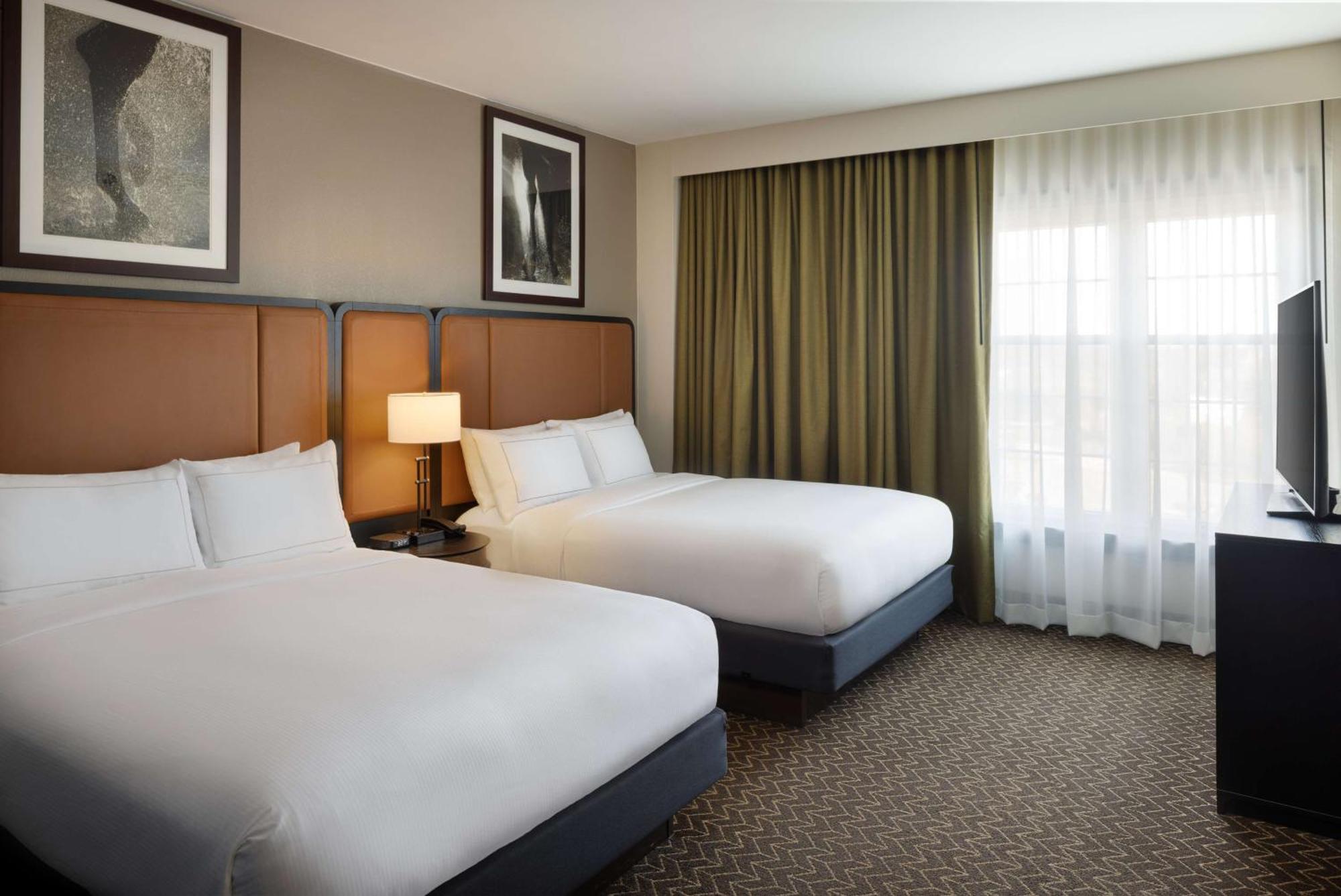 Two-Room Queen Suite Exterior View