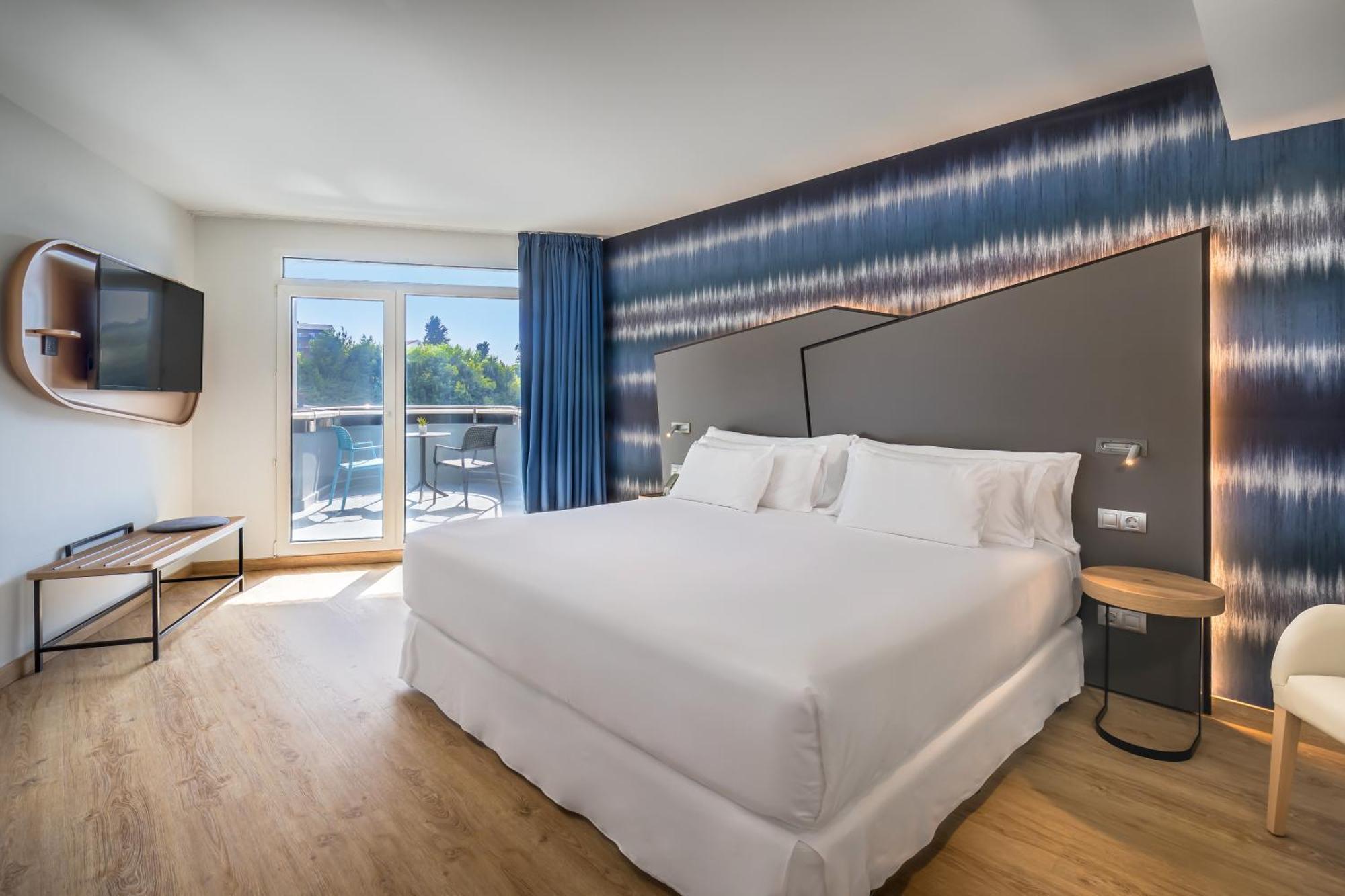 Deluxe Room,1018083172:JPEG