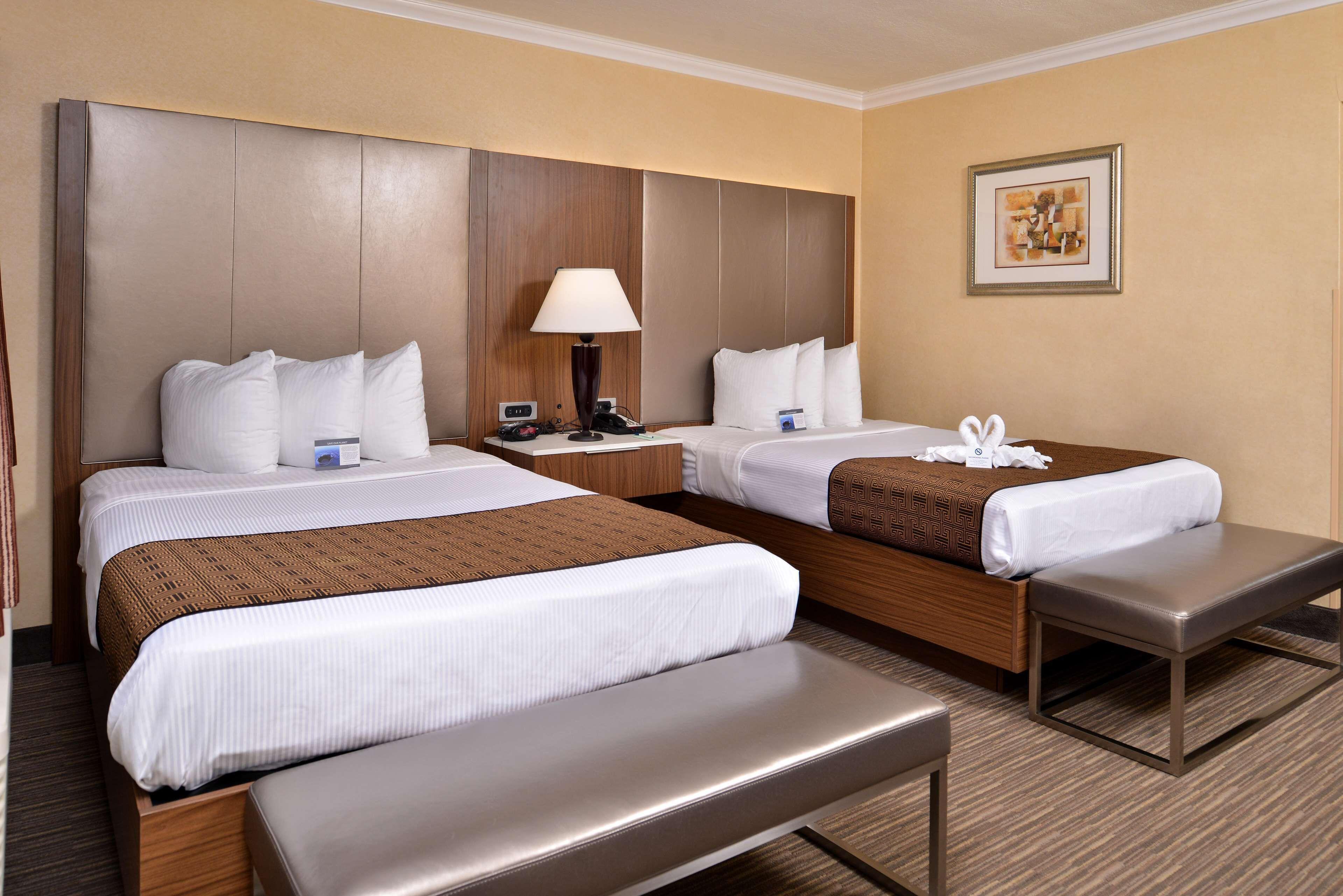 Room Two Double Beds Non-Smoking