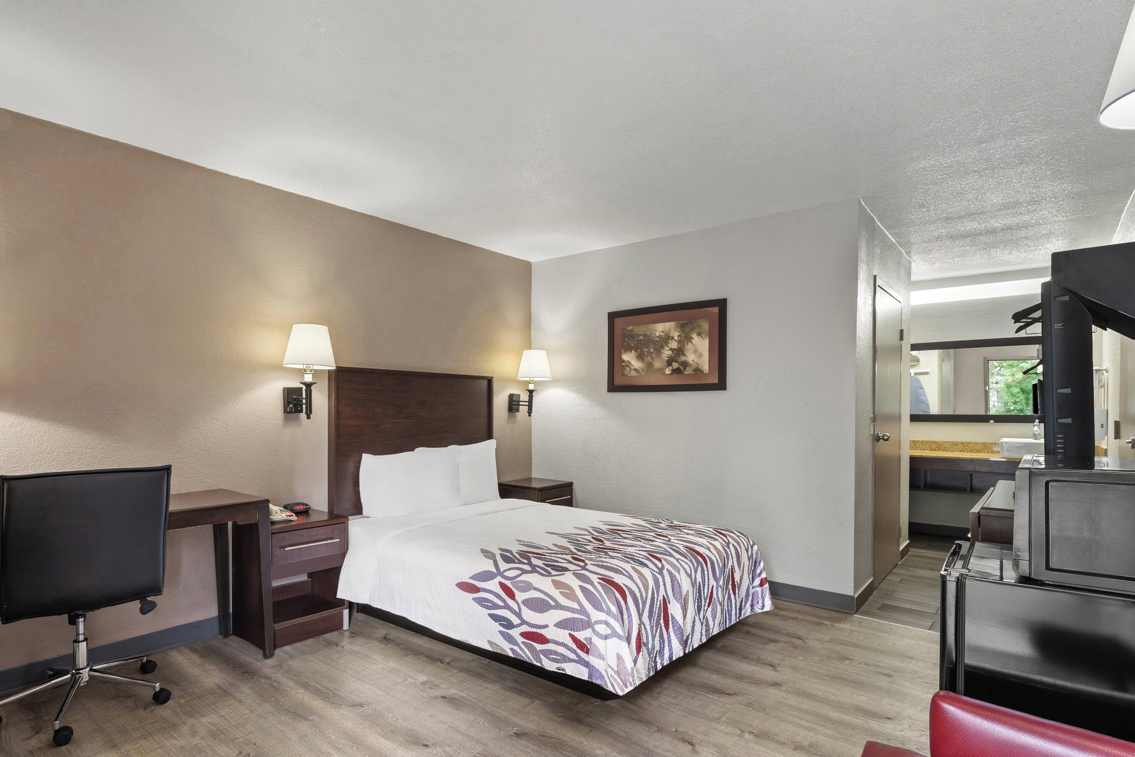 Deluxe Room with One Queen Bed Disability Access Non-Smoking