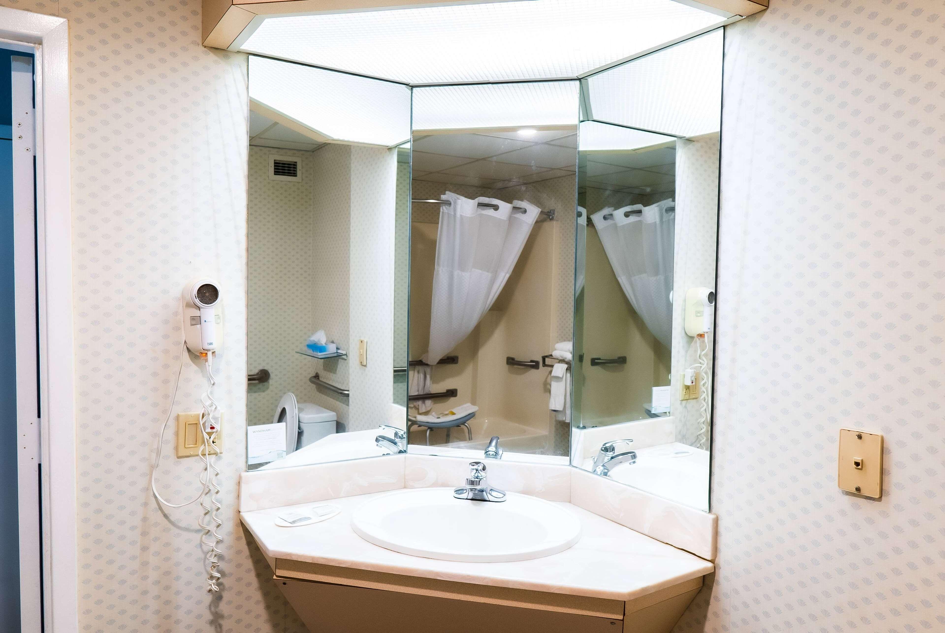 King Room Mobility Access or Non-Smoking