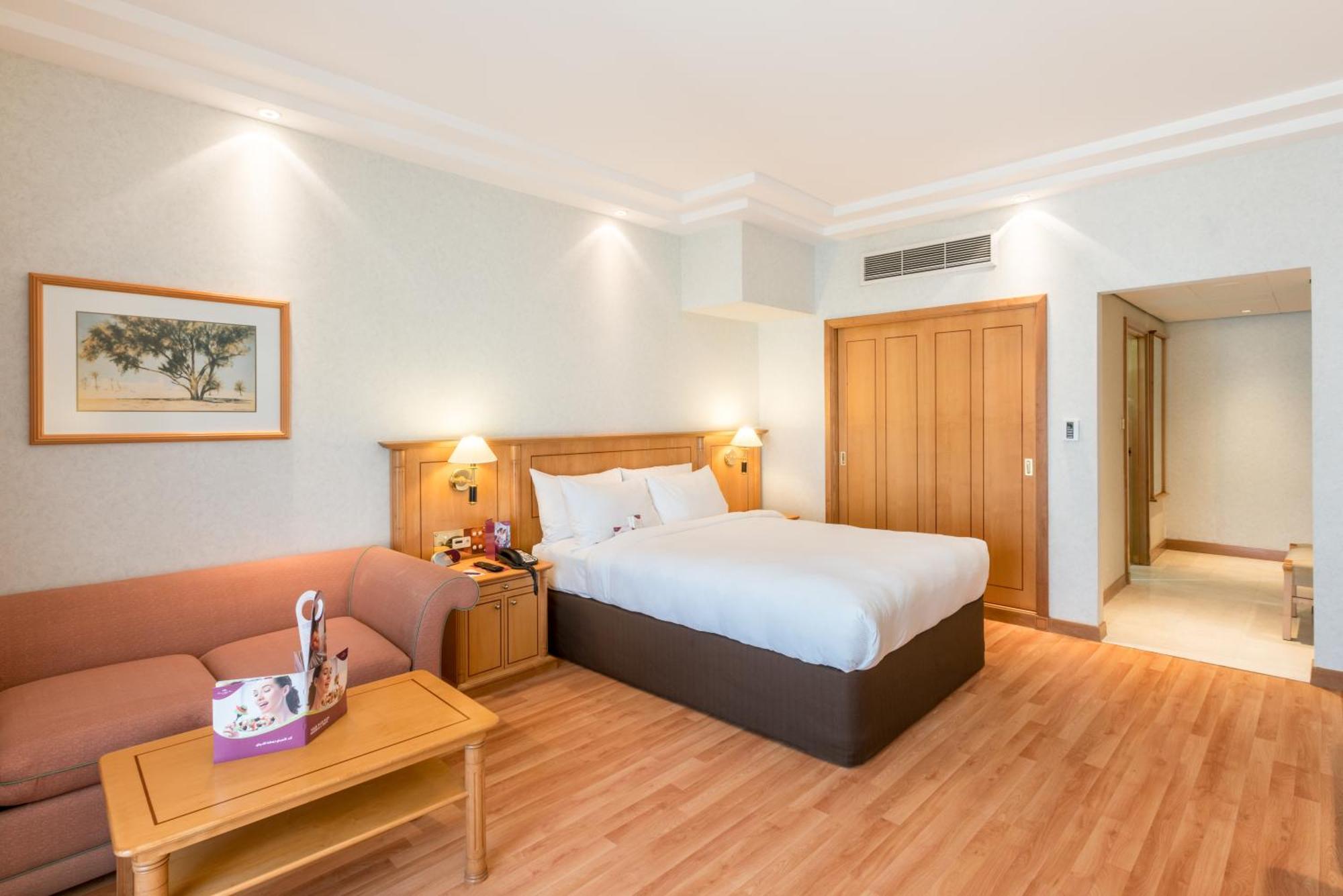Club Room Executive Lounge Access