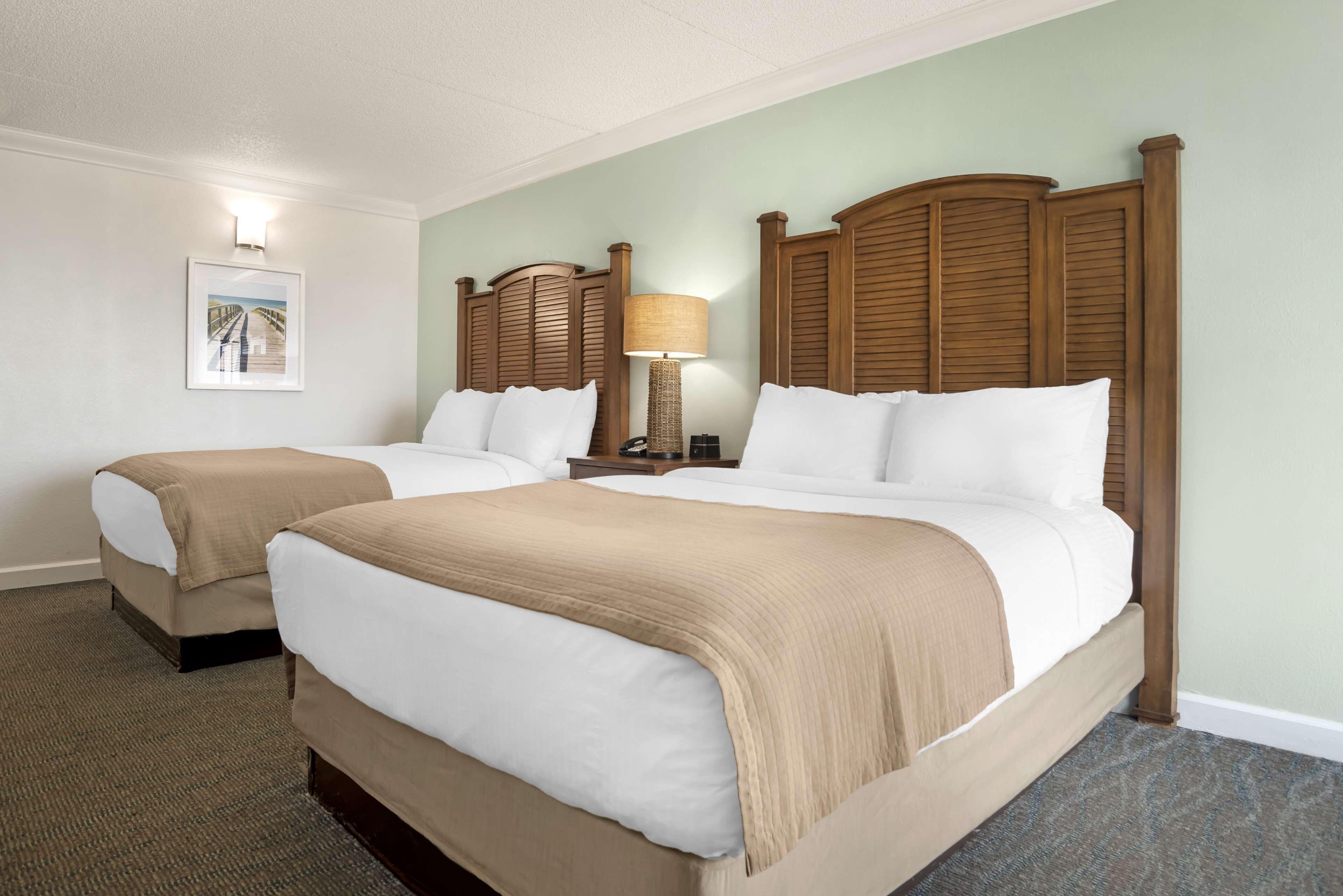 Queen Room Two Queen Beds Limited View or Non-Smoking