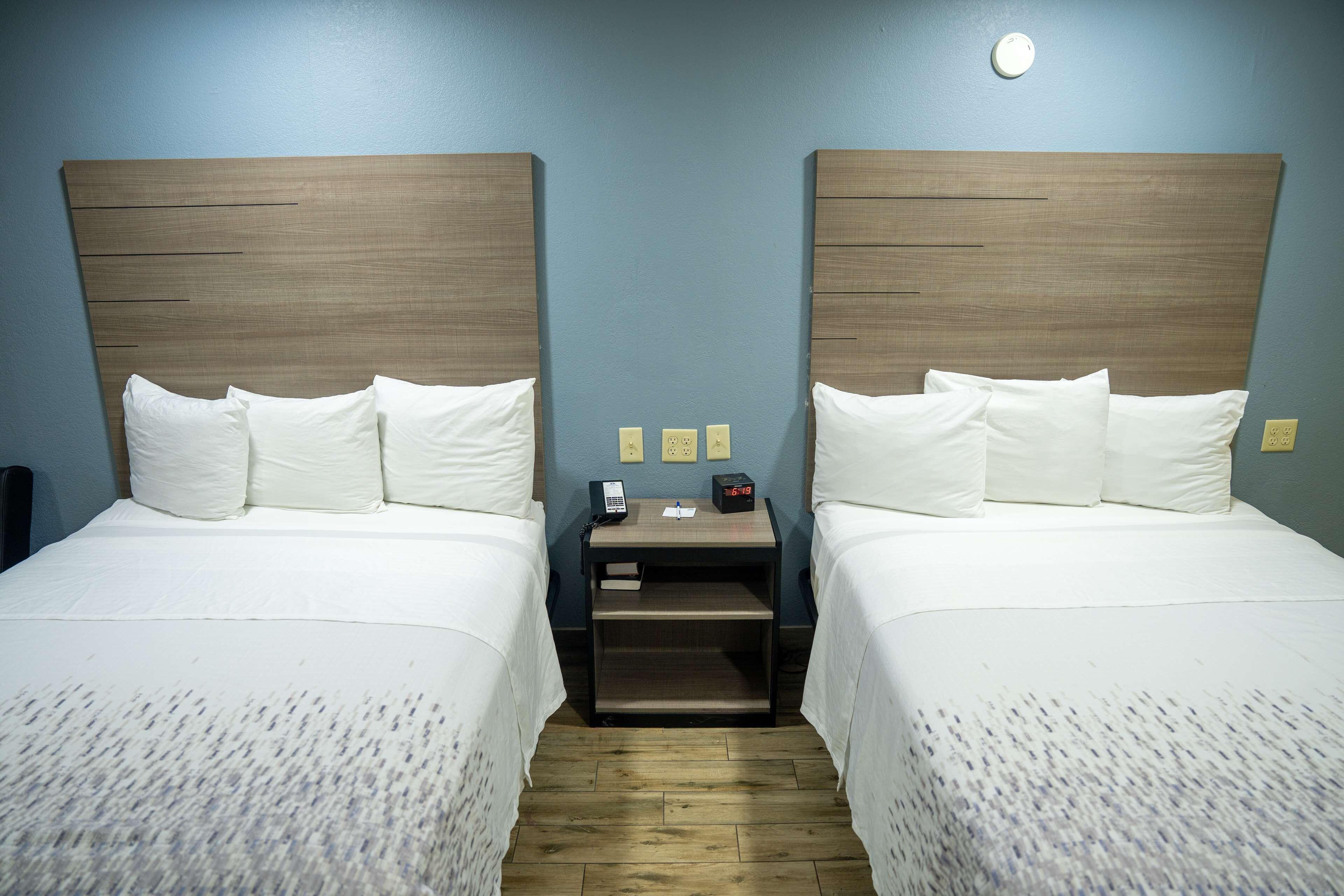 2 Queen Beds Accessible Non Smoking