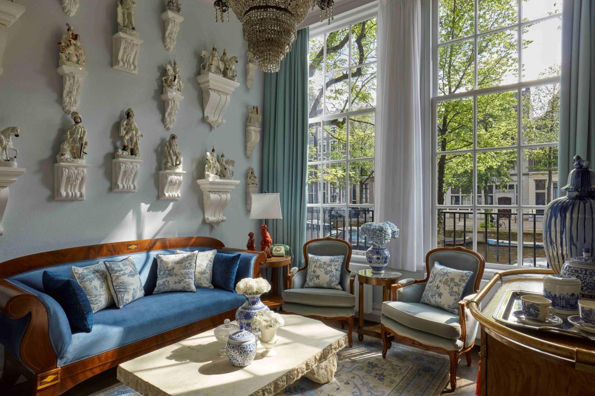 Porcelain Collectors Suite,1586820994:JPEG