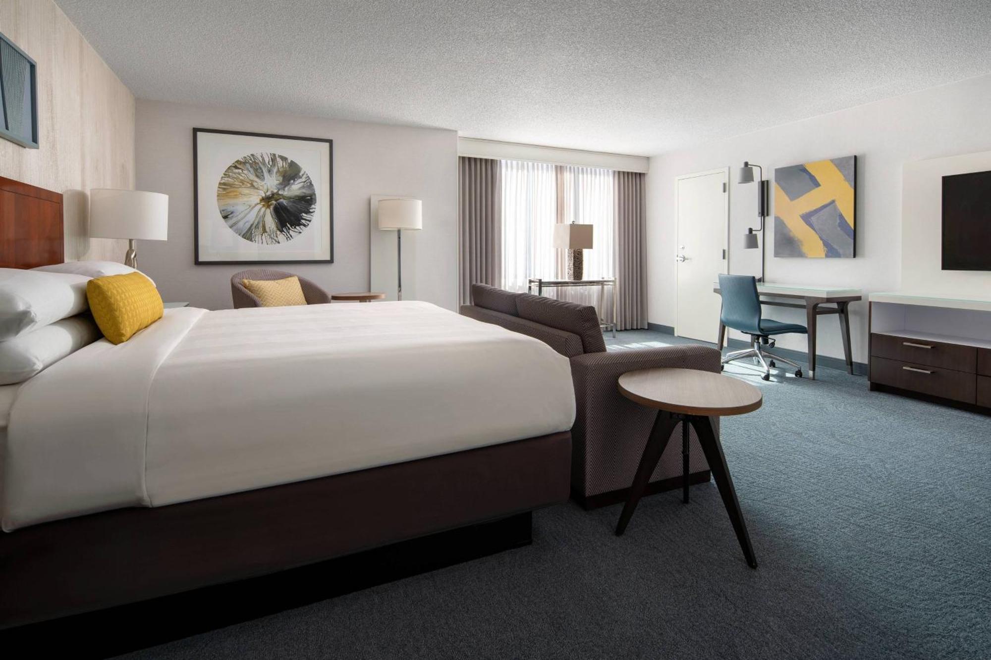 Junior Suite with King Bed,1608784786:JPEG