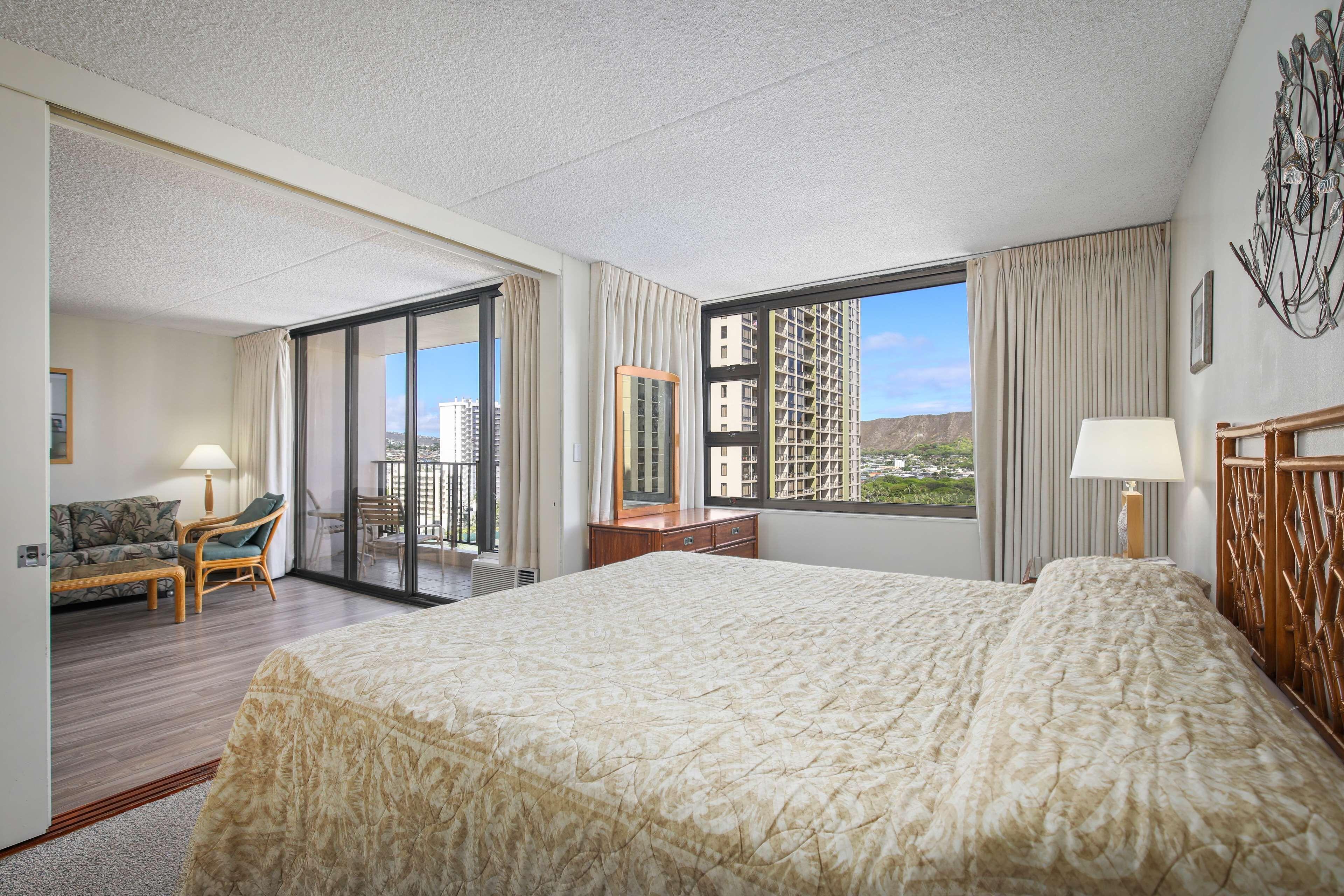 One-Bedroom Suite City View