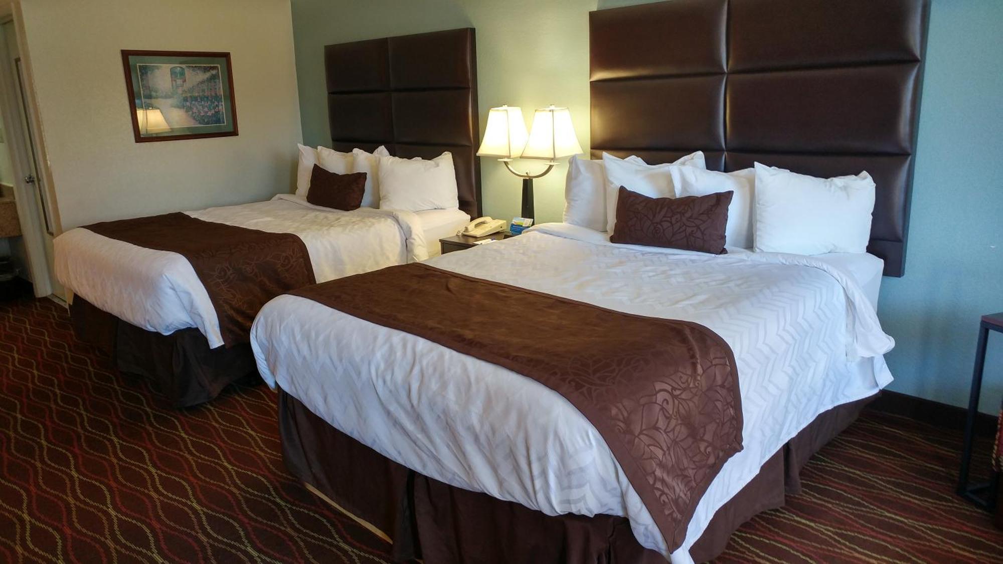 Queen Room Two Queen Beds Non-Smoking