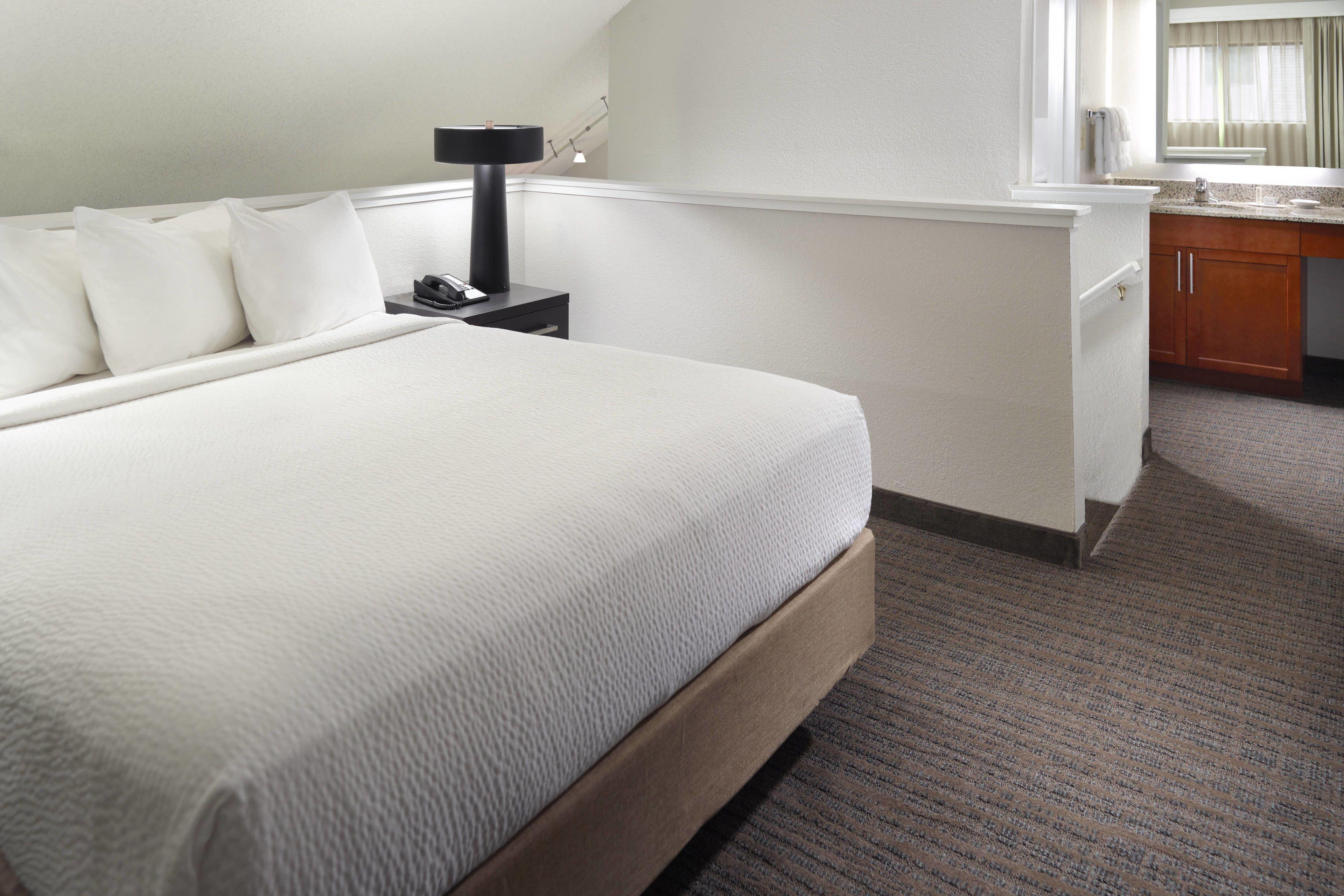 Two-Bedroom Suite,727886101:JPEG