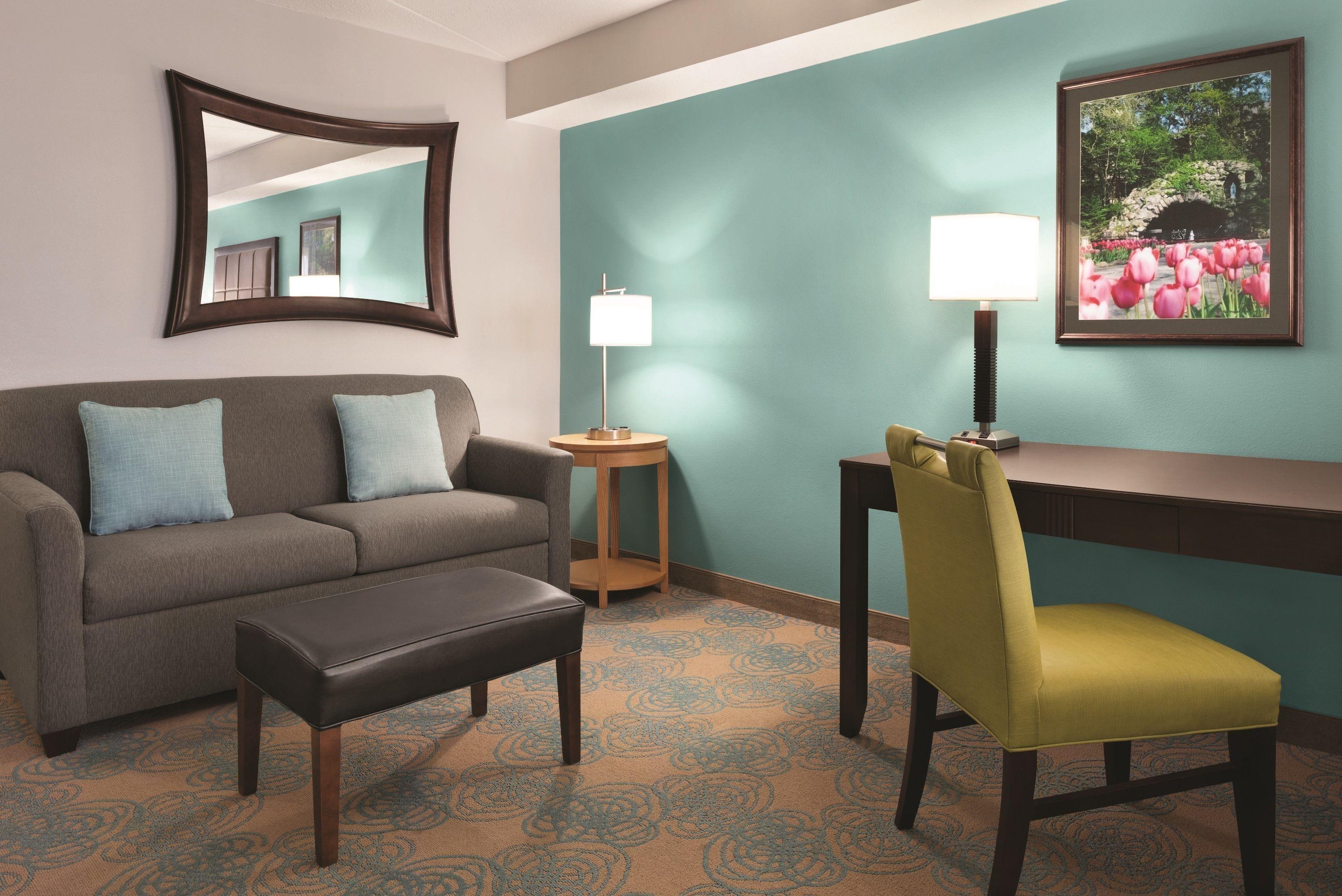 Premier King Suite,817839809:JPEG