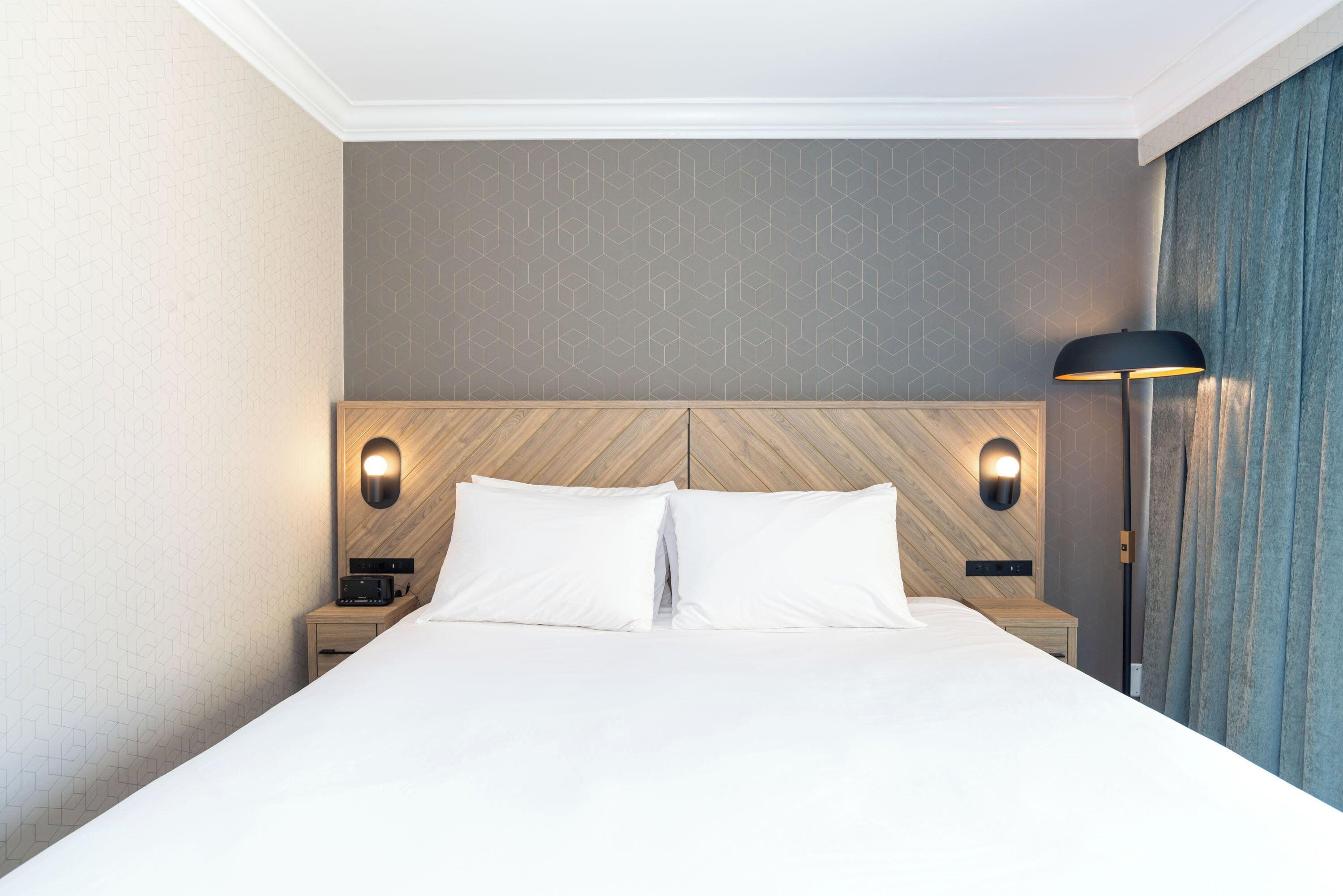 Standard Room 1 King Bed North Tower