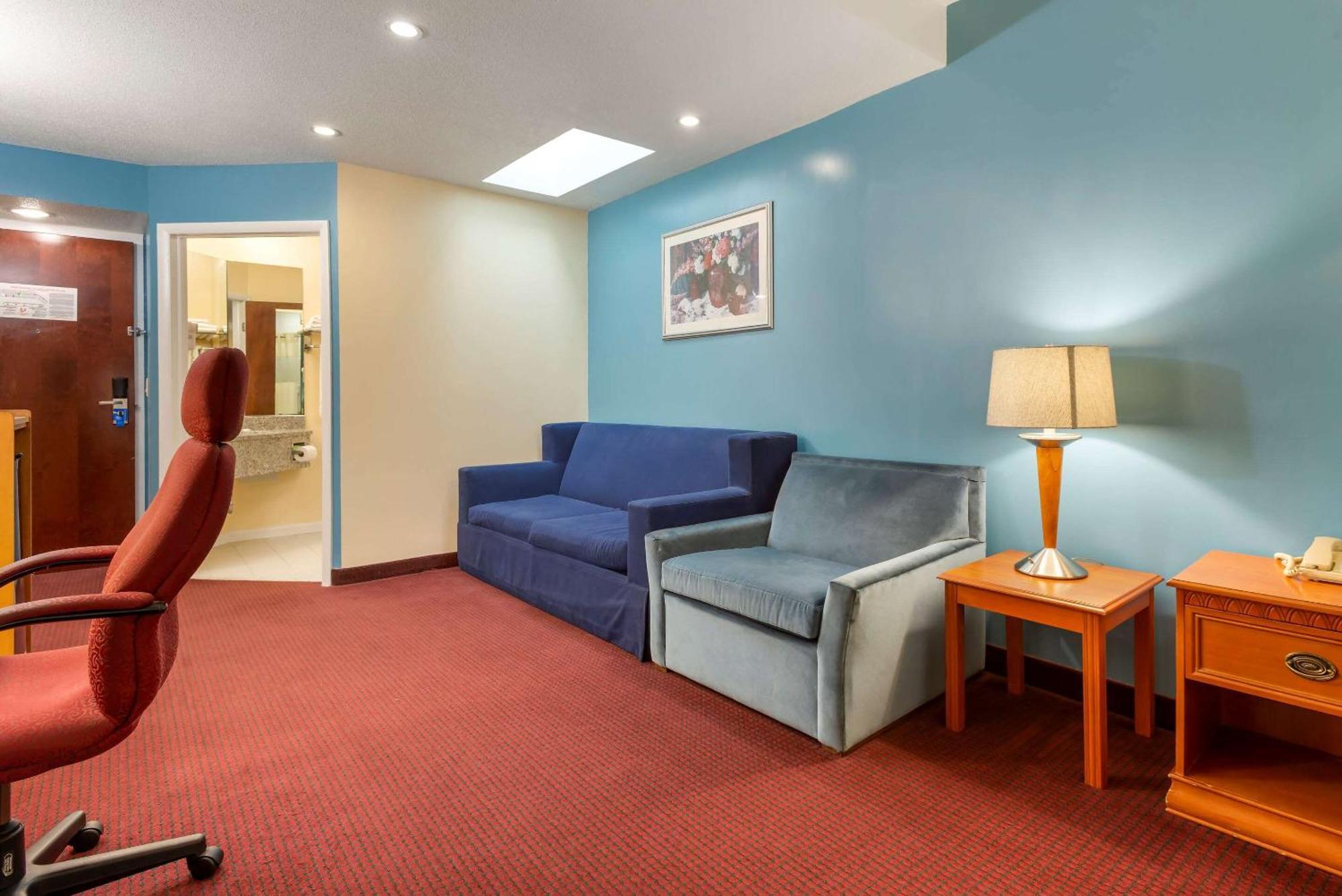 King Suite Non-Smoking