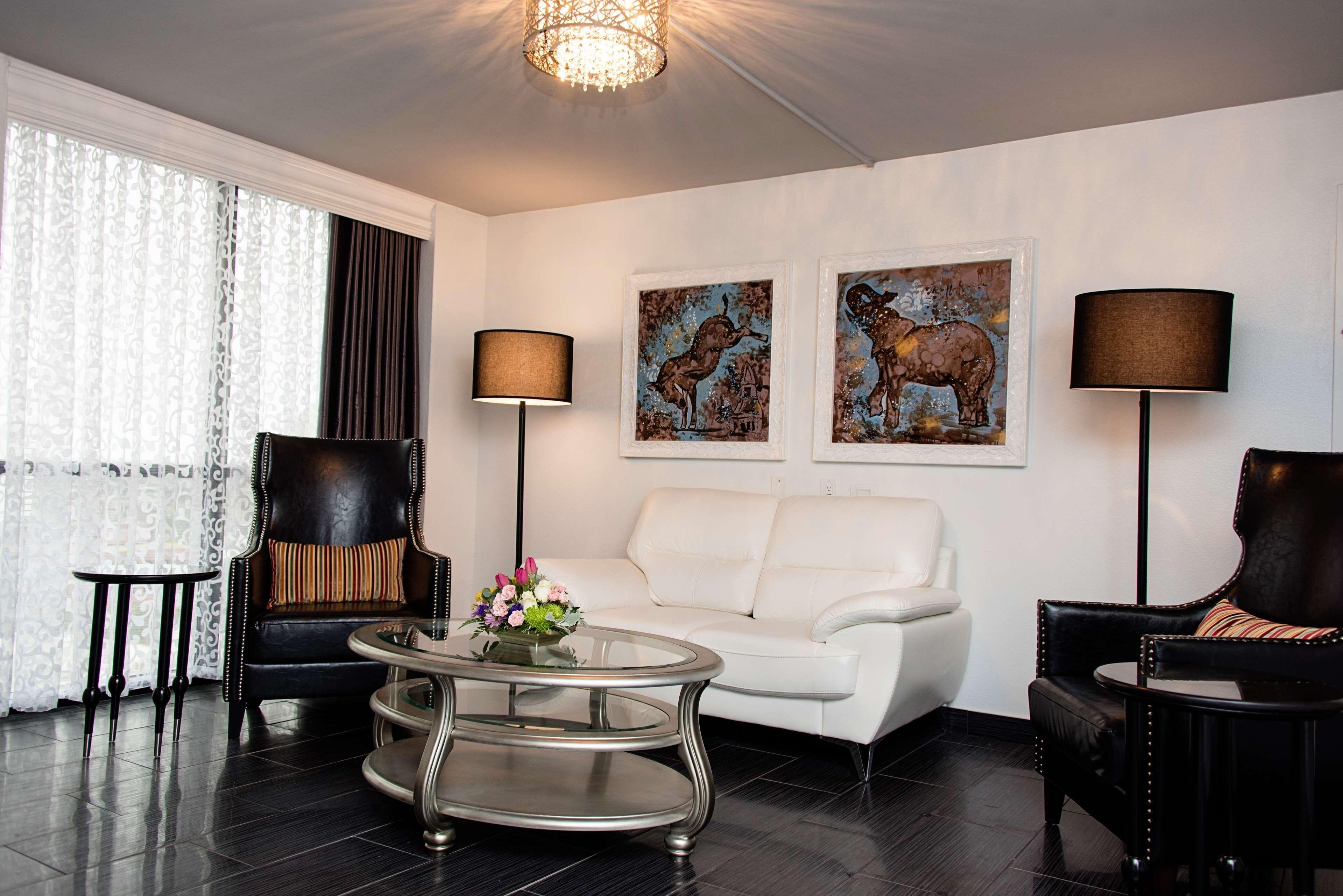 Junior King Suite Non-Smoking