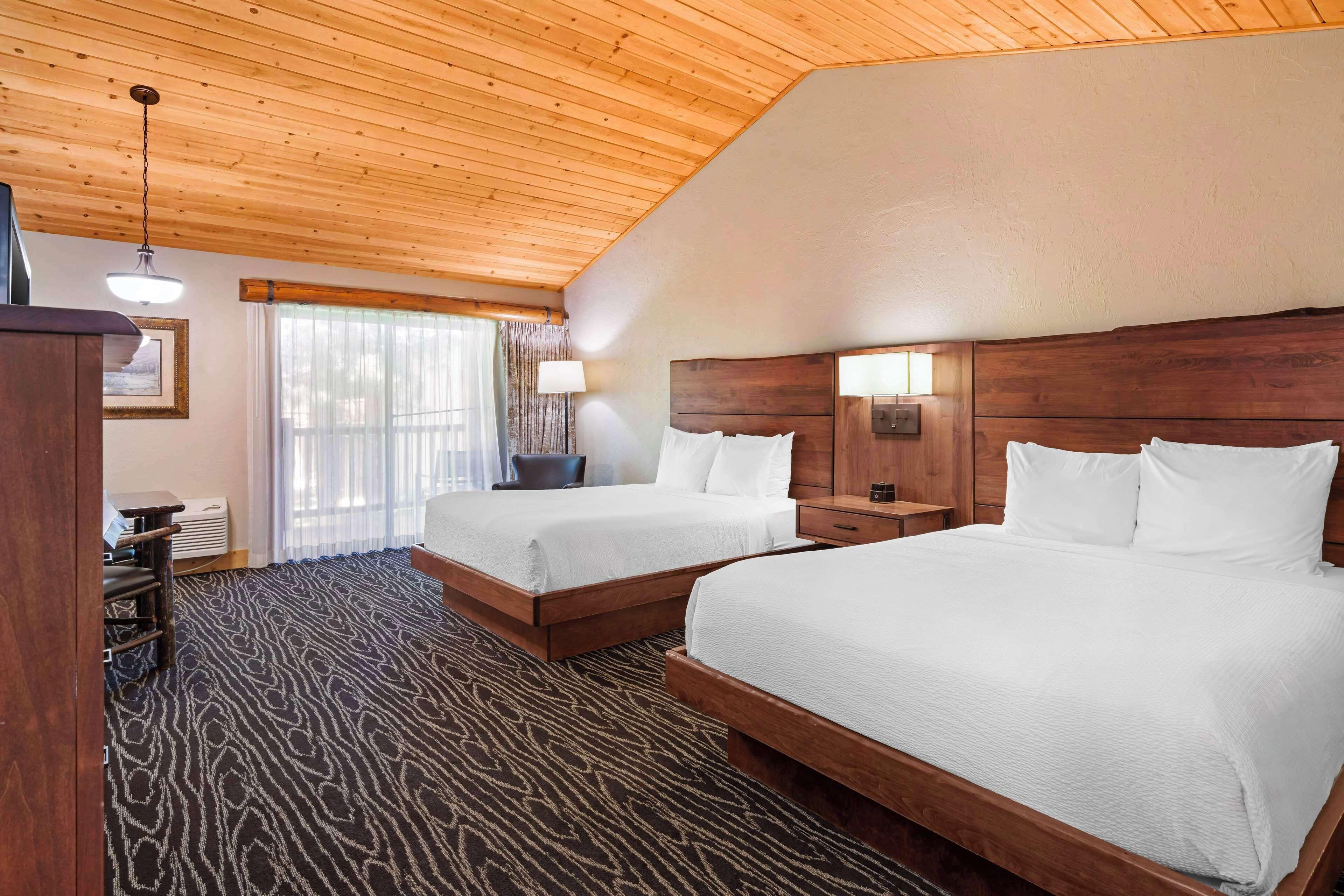 Queen Room Two Queen Beds