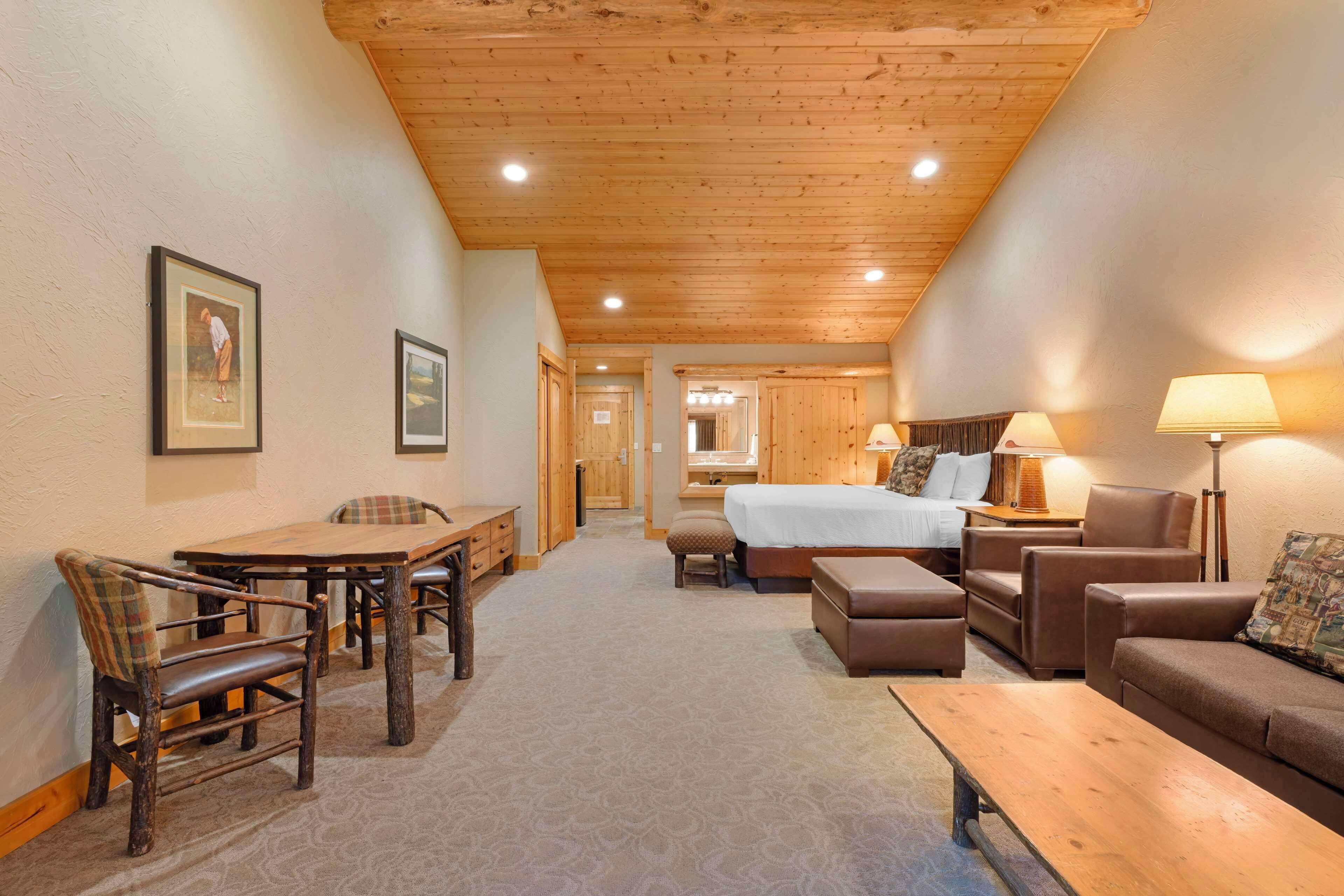 King Suite Spa Bath Non-Pet Friendly