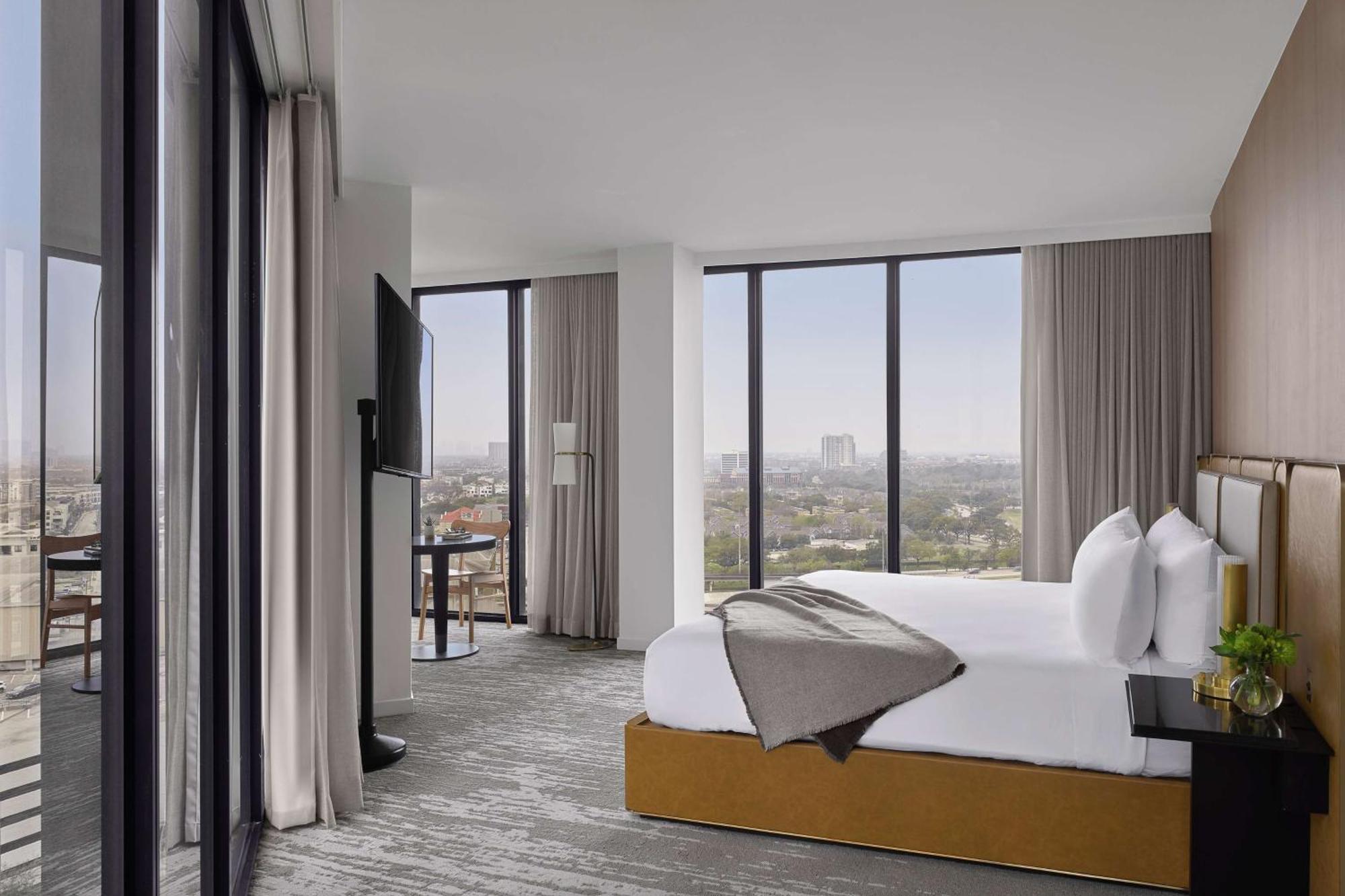 One-Bedroom Corner Suite,1548815161:JPEG