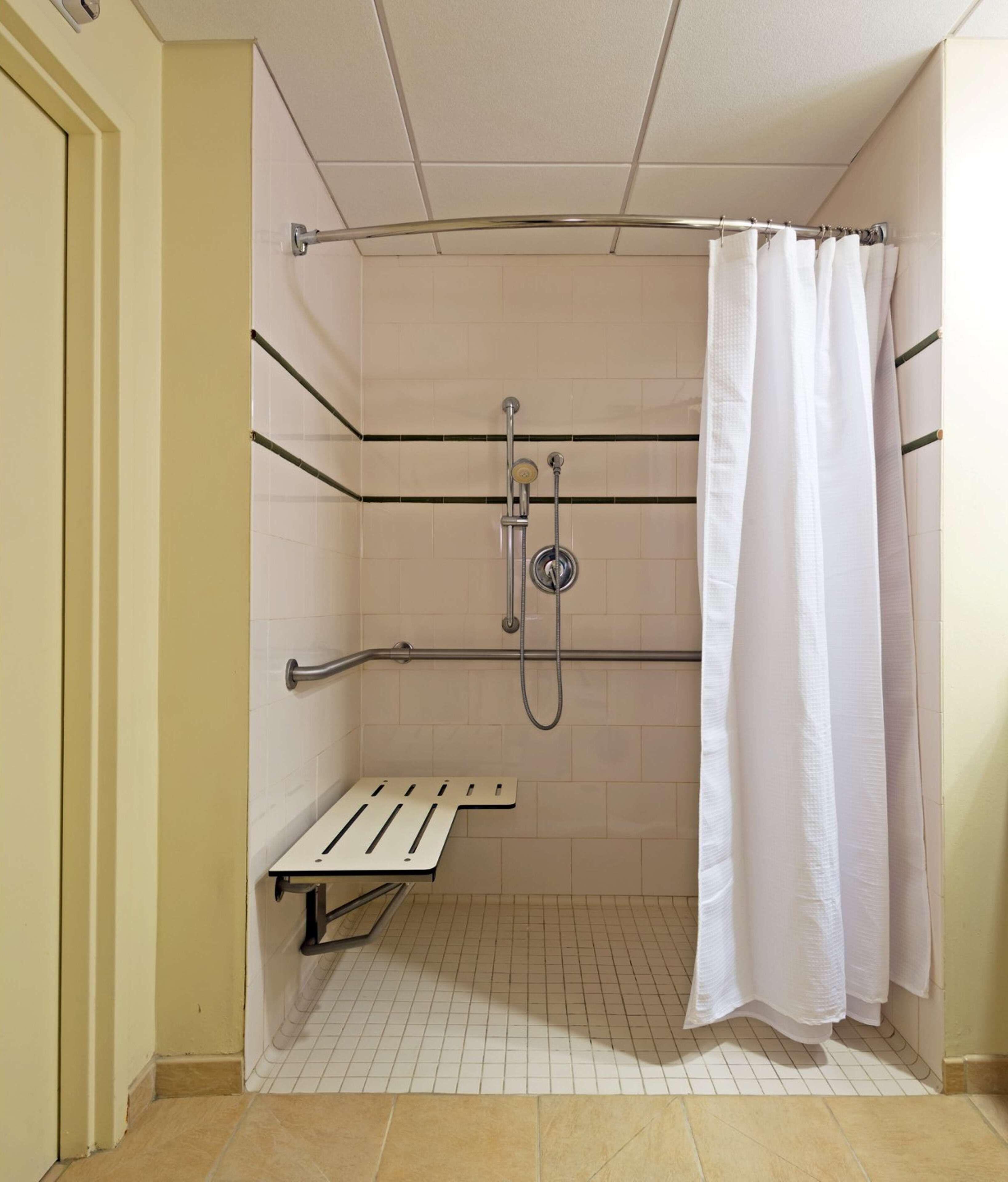 King Room Roll Shower Mobility Access,1557468715:JPEG