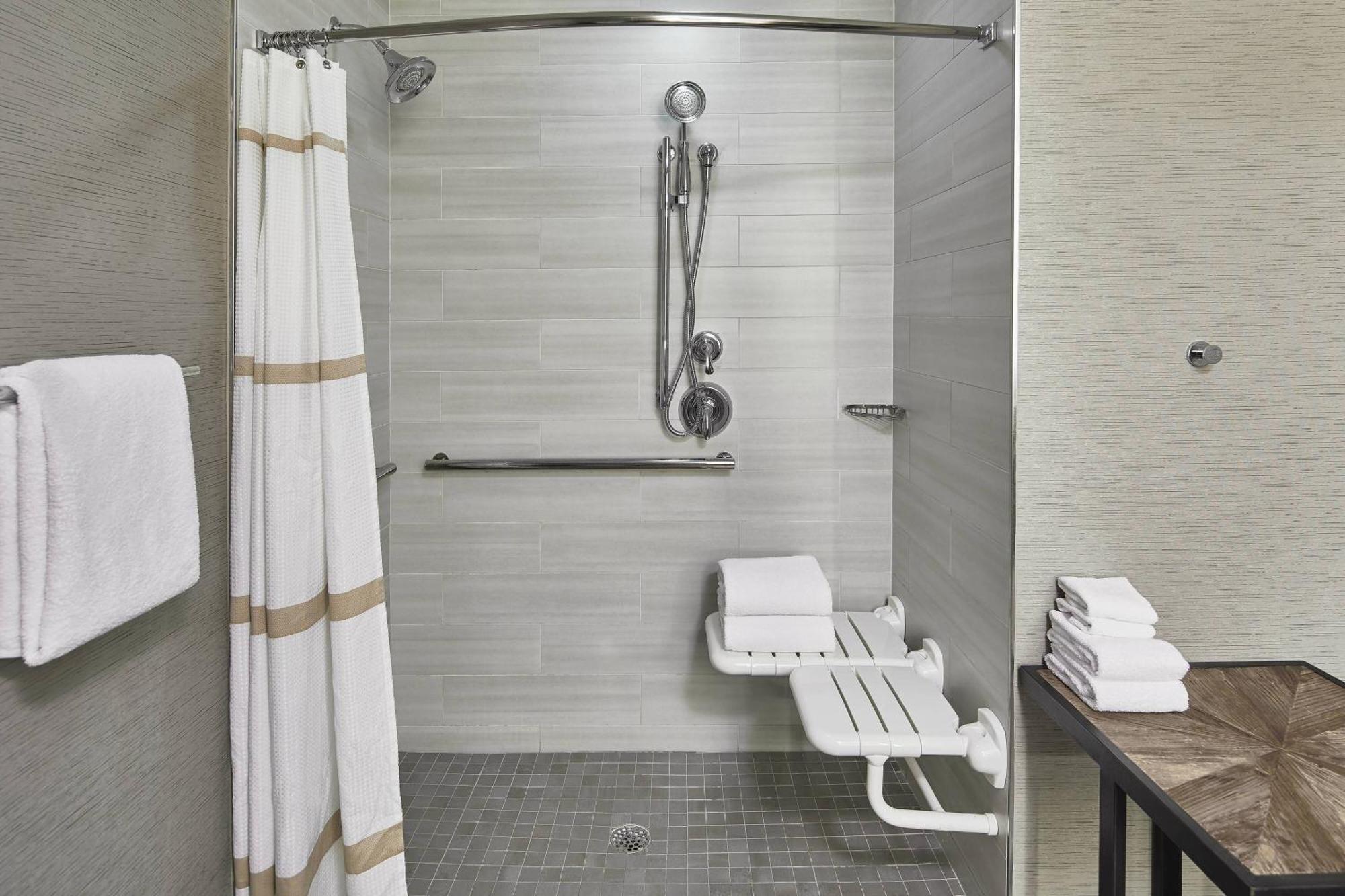 Guest Room, 1 King,1353920615:JPEG