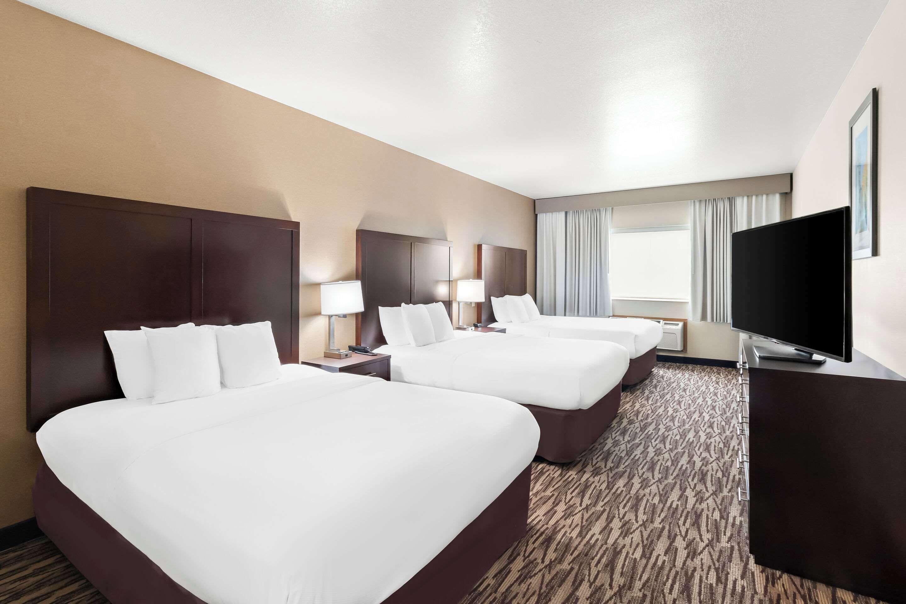One Room Suite Three Queen Beds Sofa bed Non Smoking