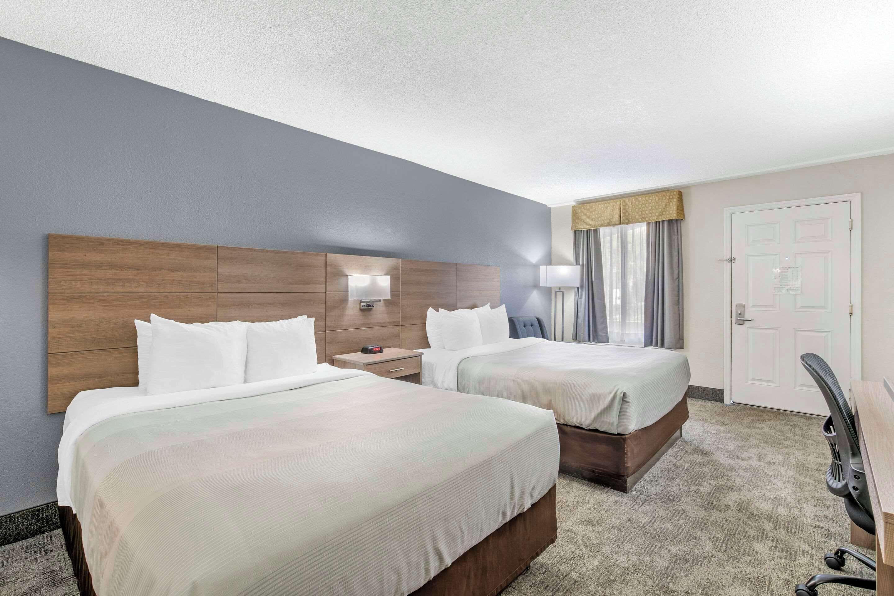 Queen Room Two Queen Beds Non-Smoking