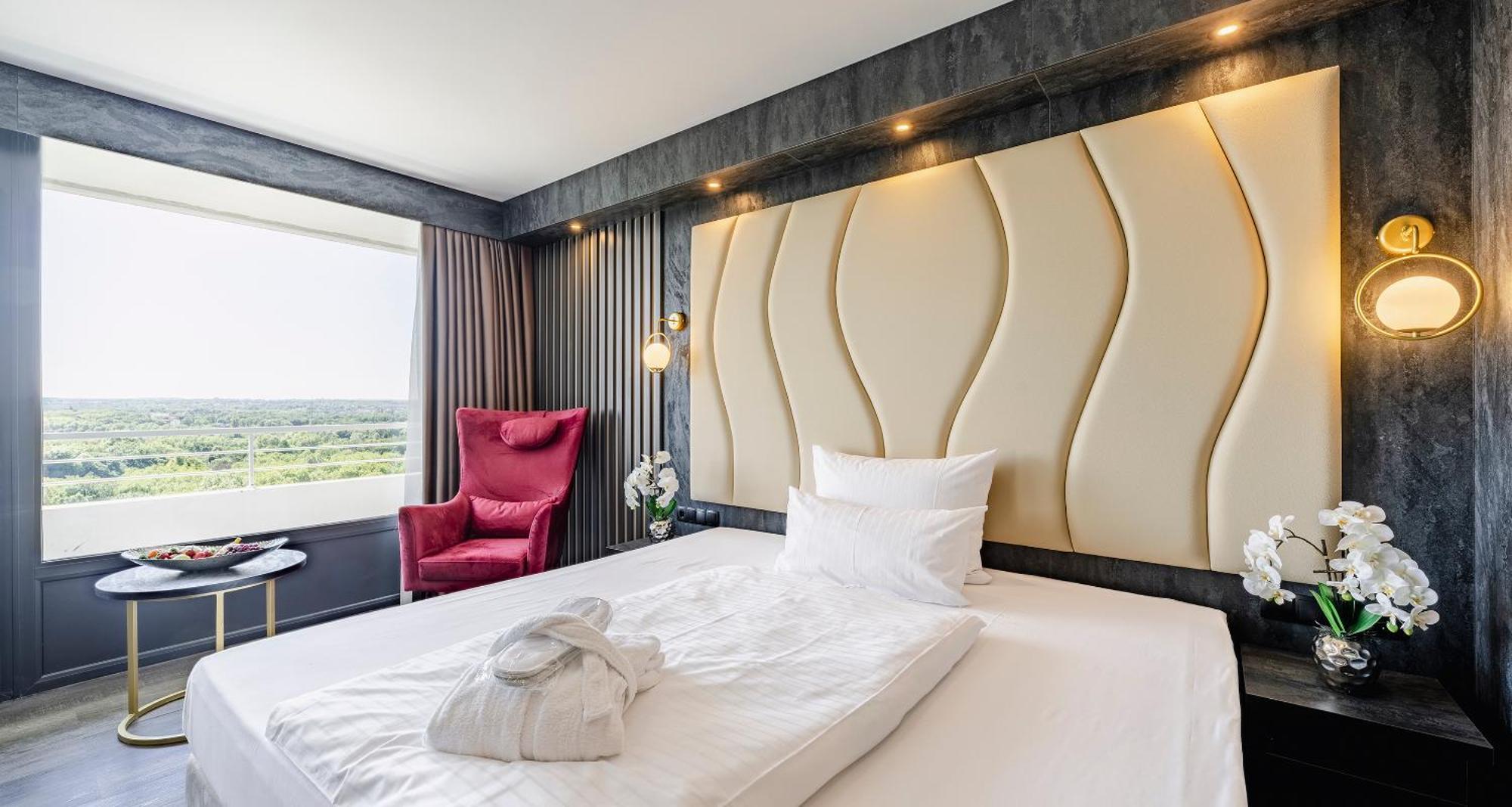 Deluxe Single Room,1606540155:JPEG
