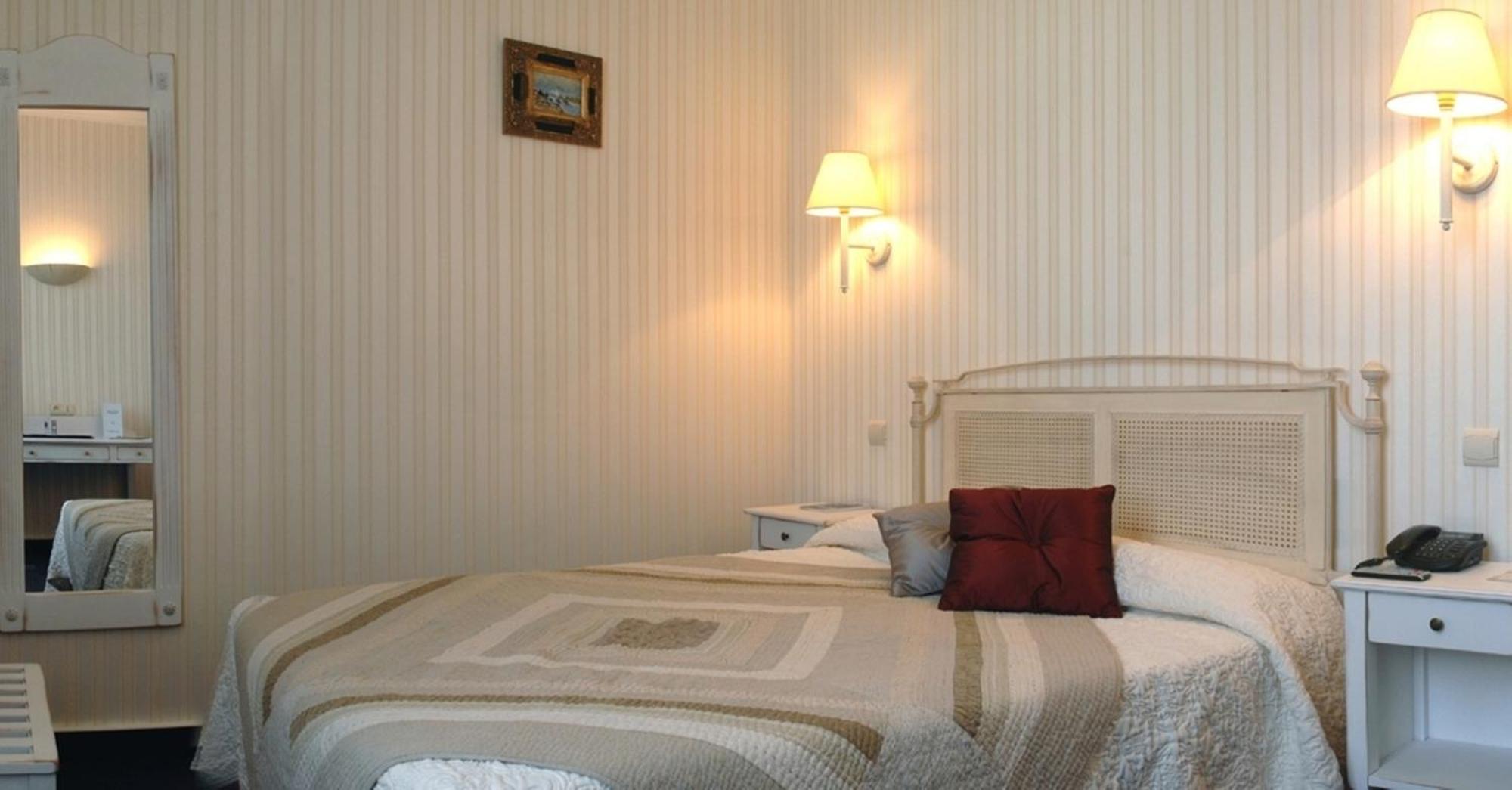 2 Adjacent Double Rooms,111945627:JPEG