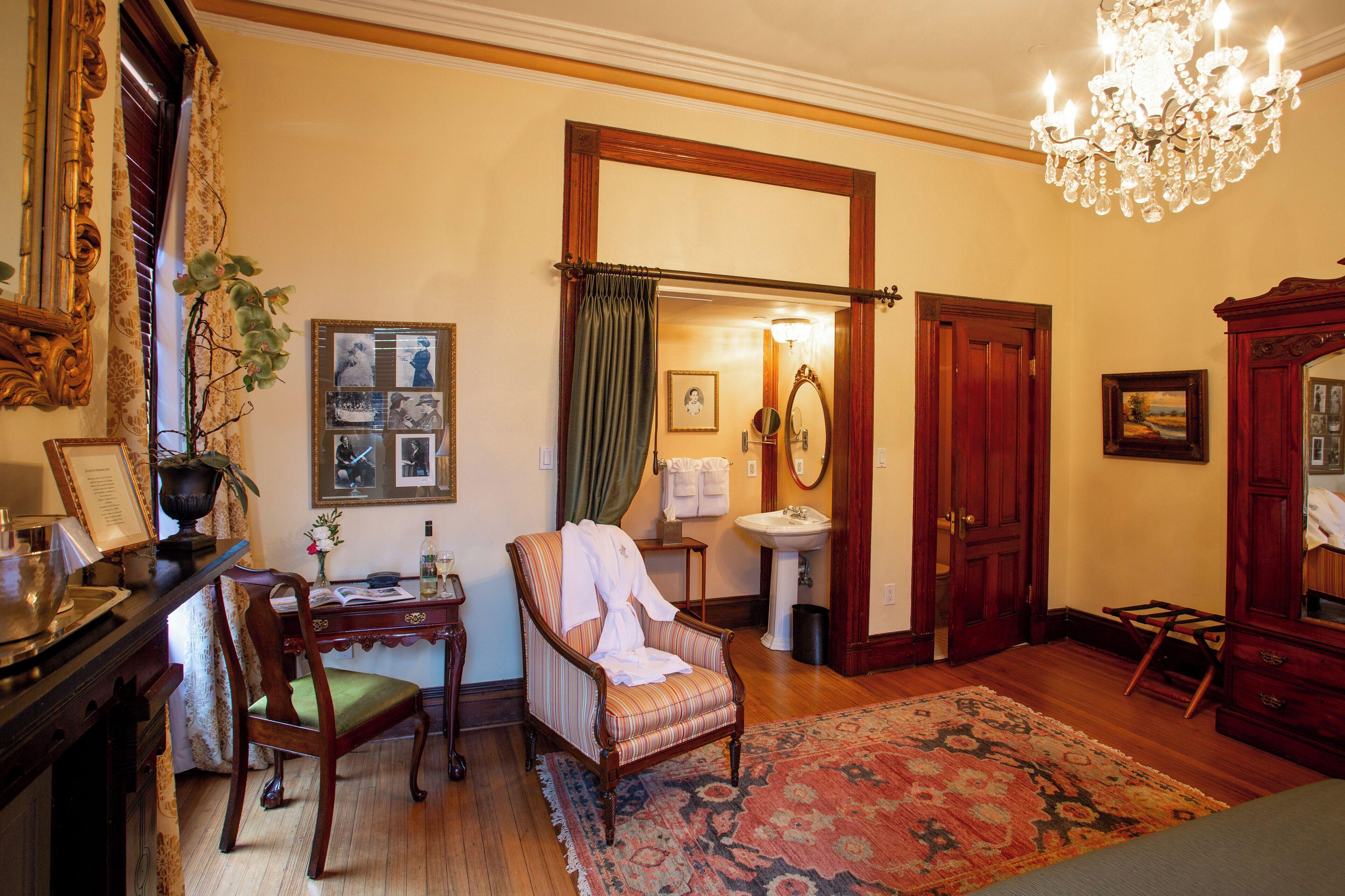 Juliette Gordon Low Superior King Room