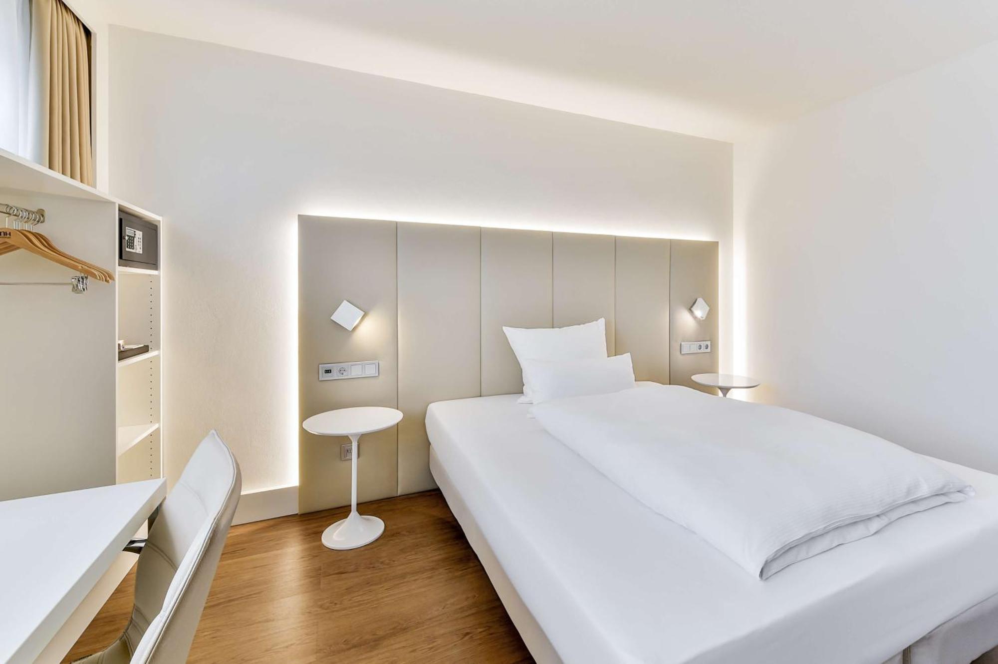 Standard Twin or Double Room,1706775806:JPEG