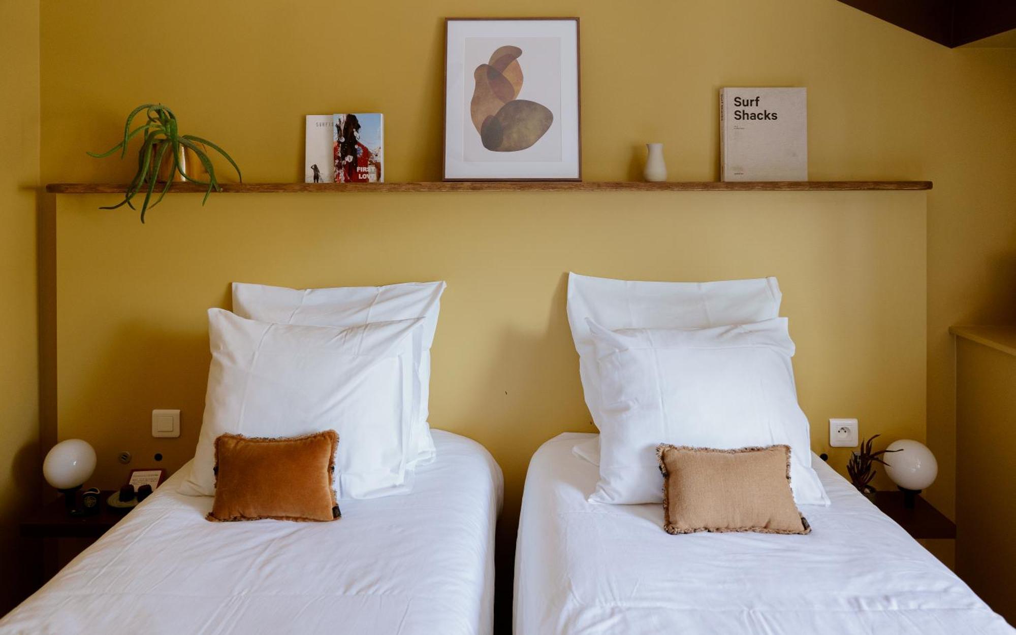 Twin Room,1706775299:JPEG