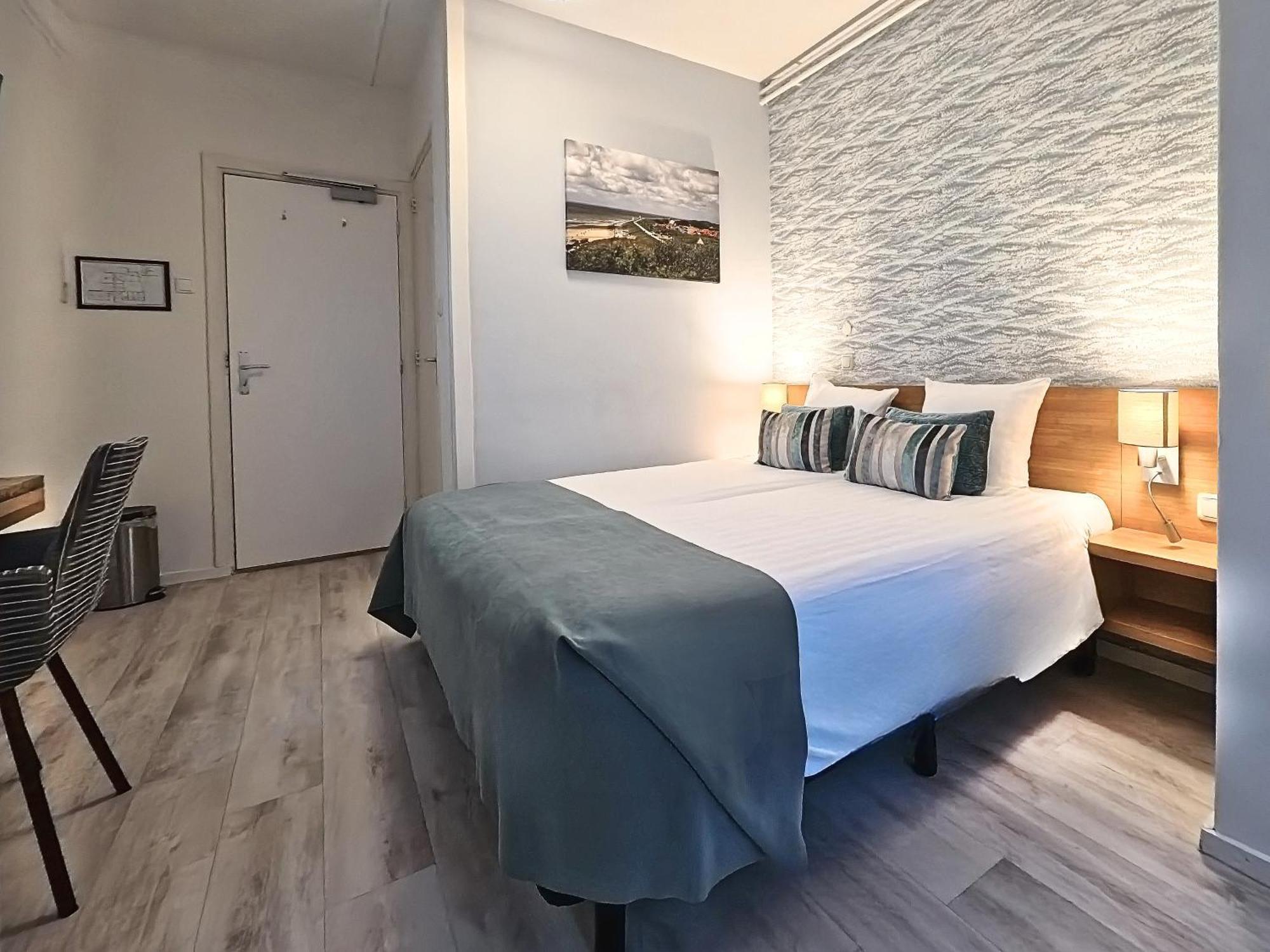 Small Double Room dog allowed ONLY on request