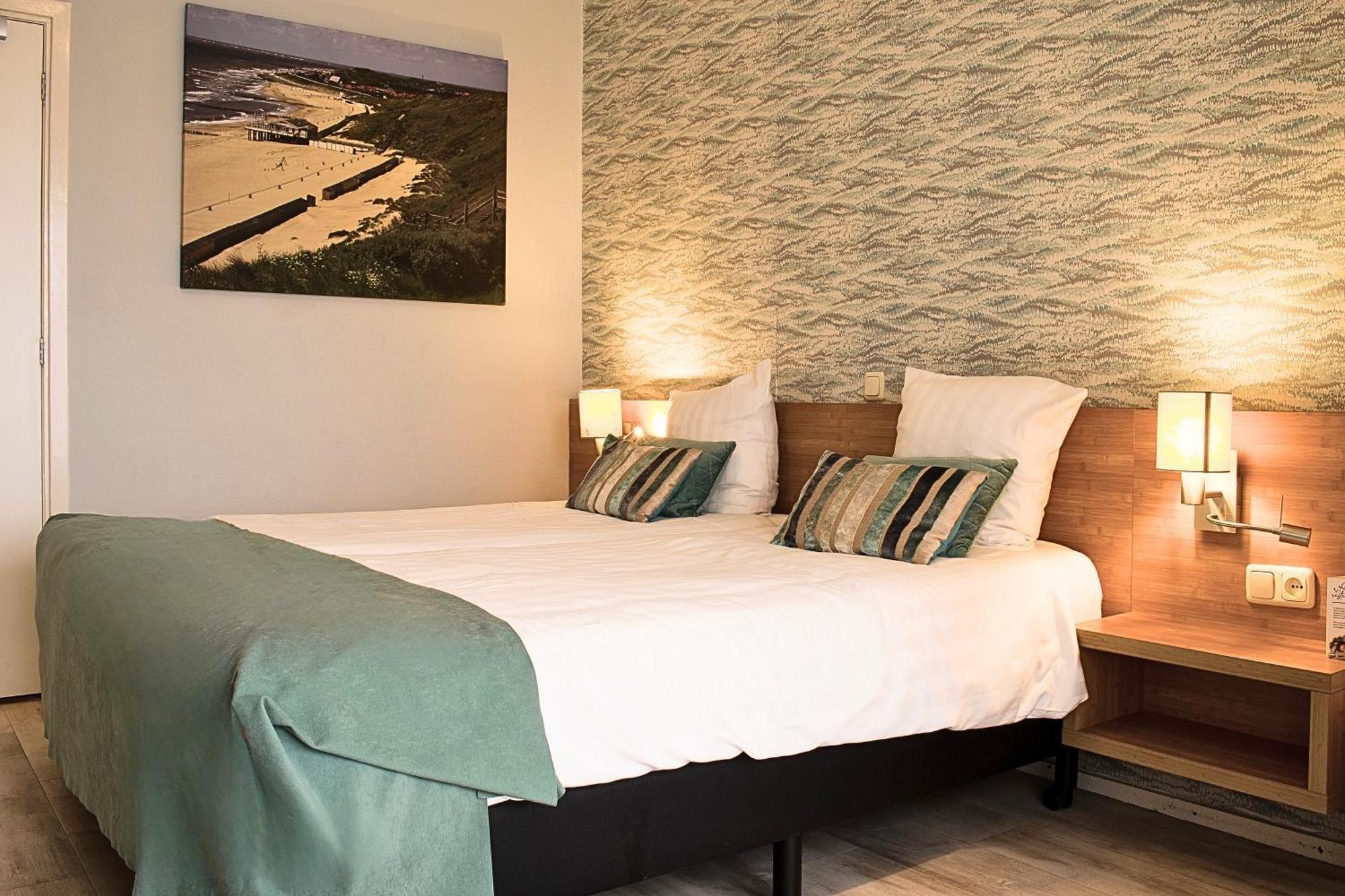 Small Double Room dog allowed ONLY on request