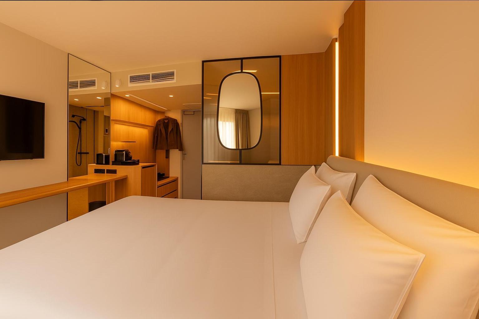 Signature King Room One King Bed Private Patio