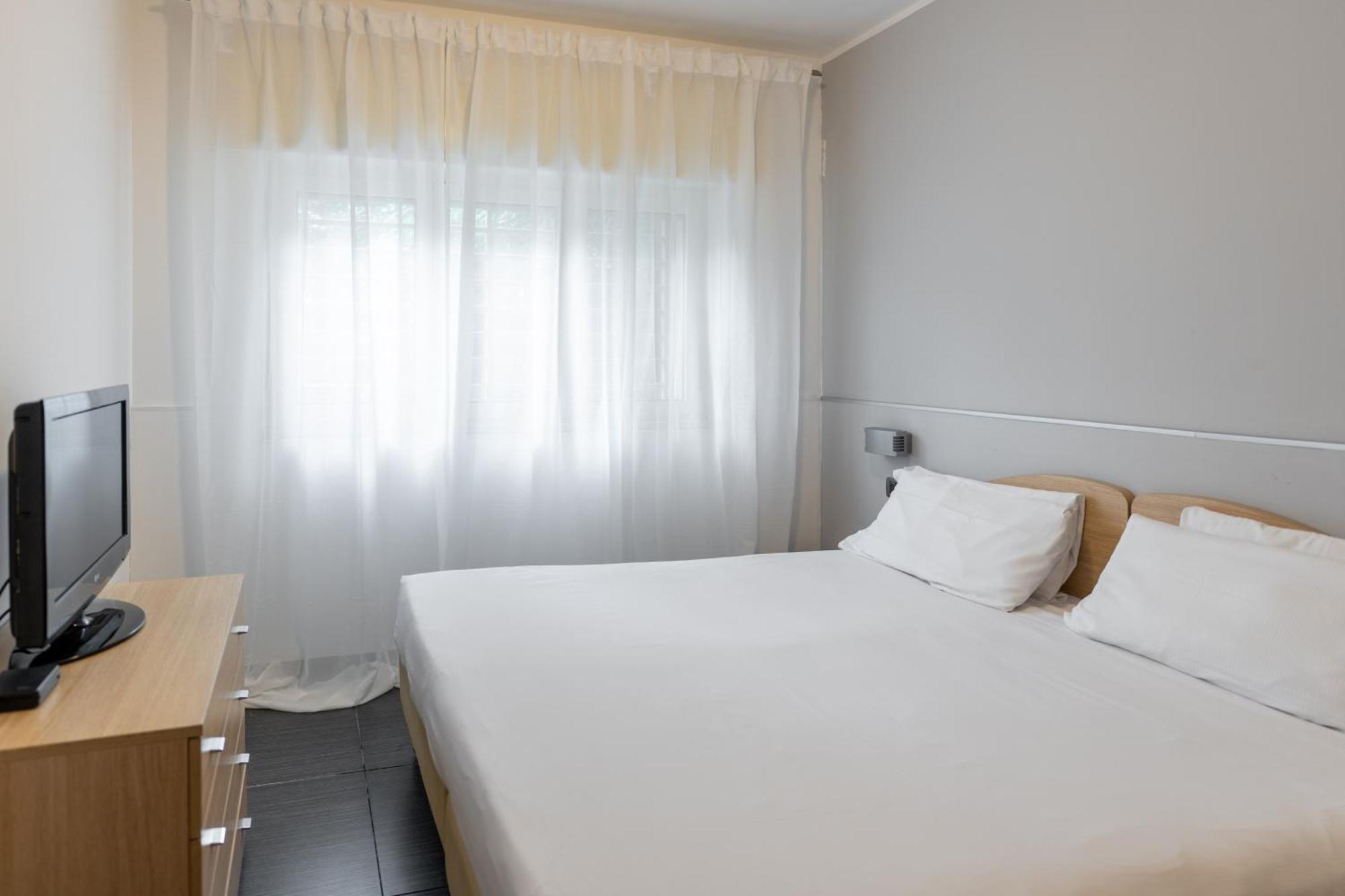 One-Bedroom Apartment,1706783975:JPEG